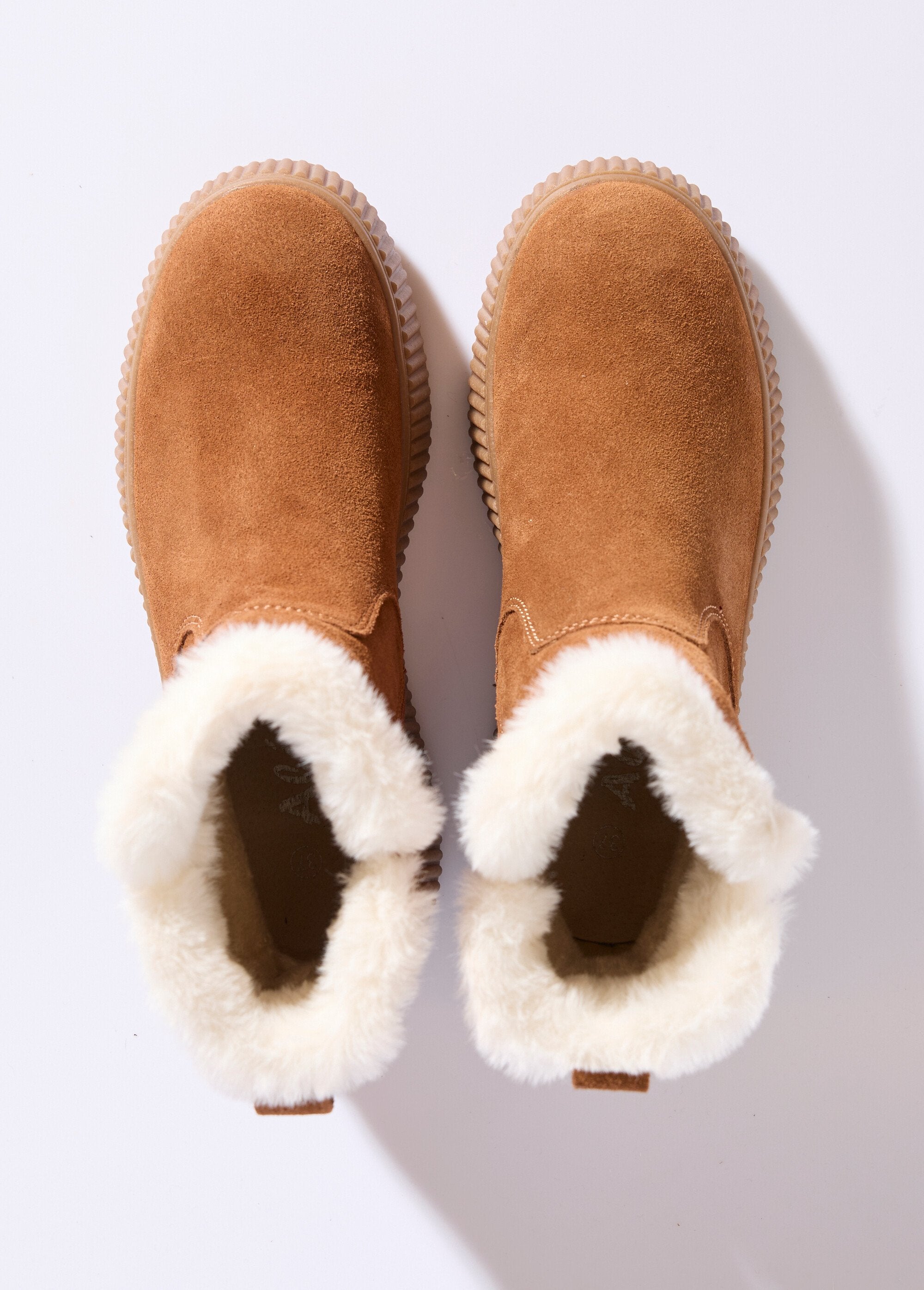Botas_de_piel_forradas_de_piel_y_suela_gruesa_camello_OV1_slim