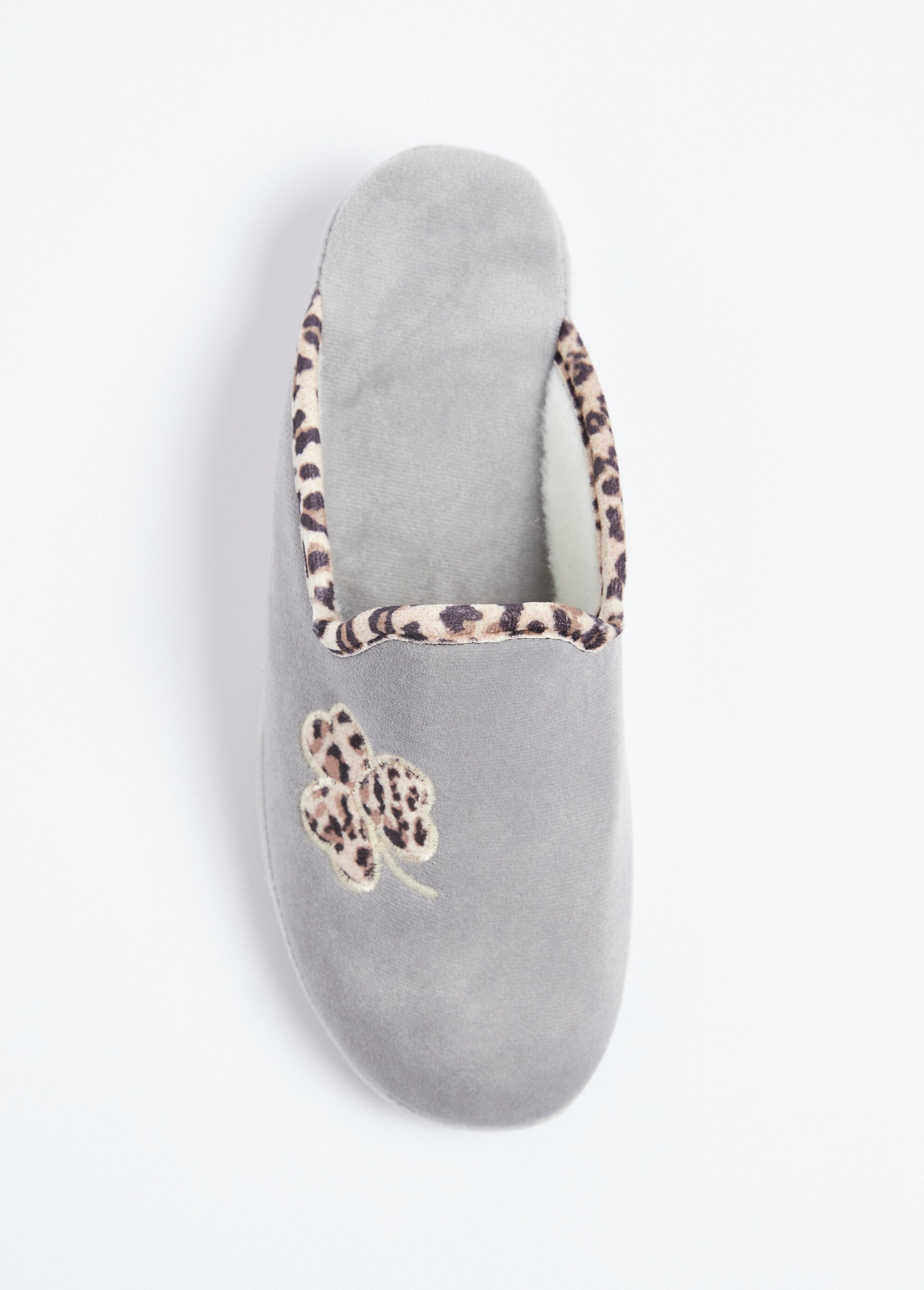 Pantuflas_tipo_mule_de_ancho_cómodo_en_tejido_aterciopelado_Gris_OV1_slim