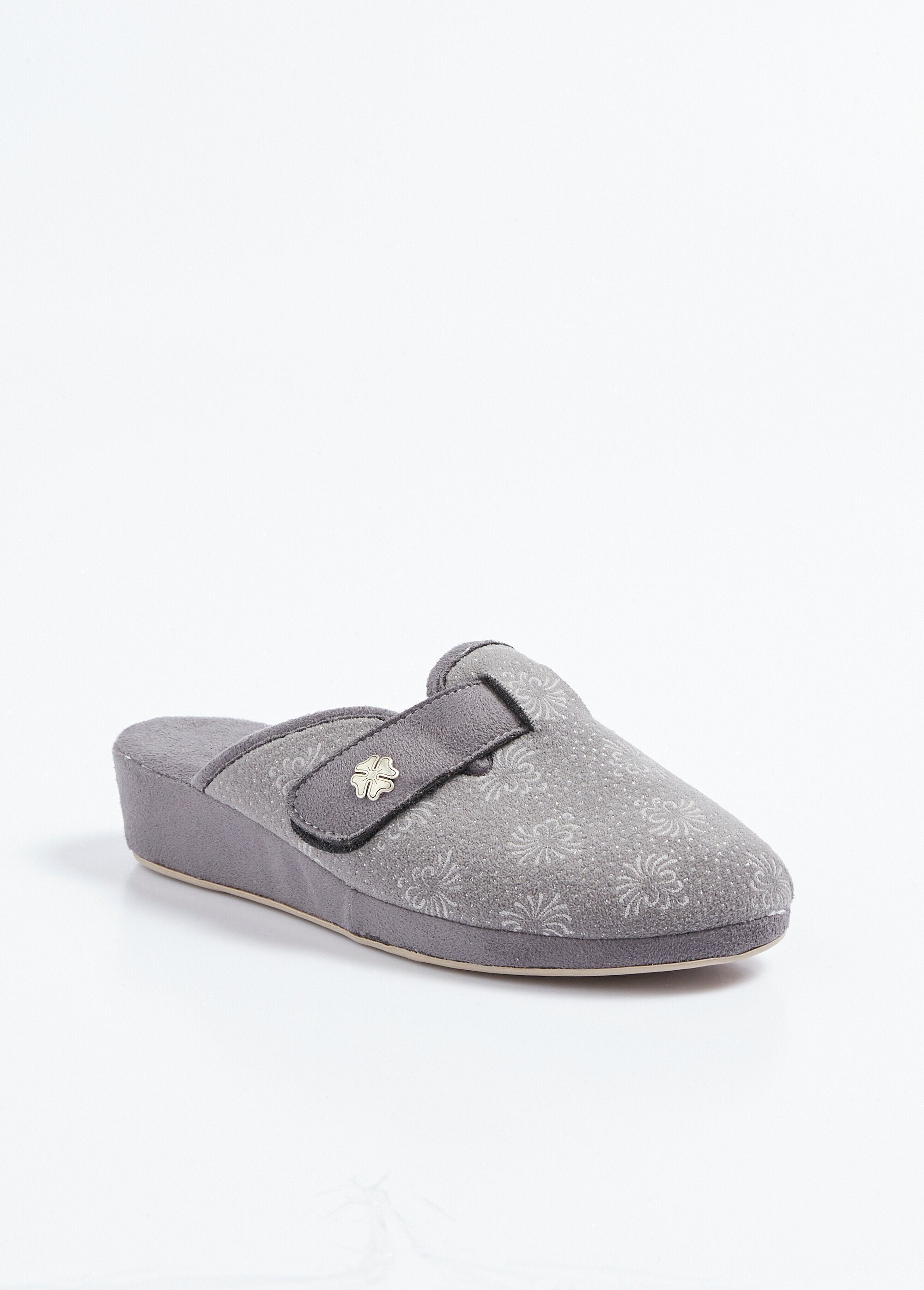 Pantuflas_tipo_mule_con_velcro_y_ancho_cómodo_Gris_FA1_slim