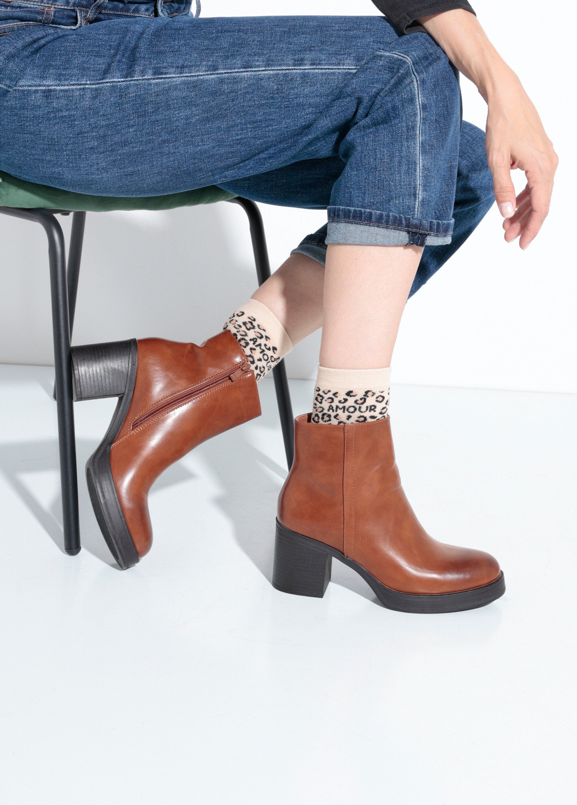 Boots_à_talon_bout_rond,_semelle_épaisse_Camel_SF1_slim