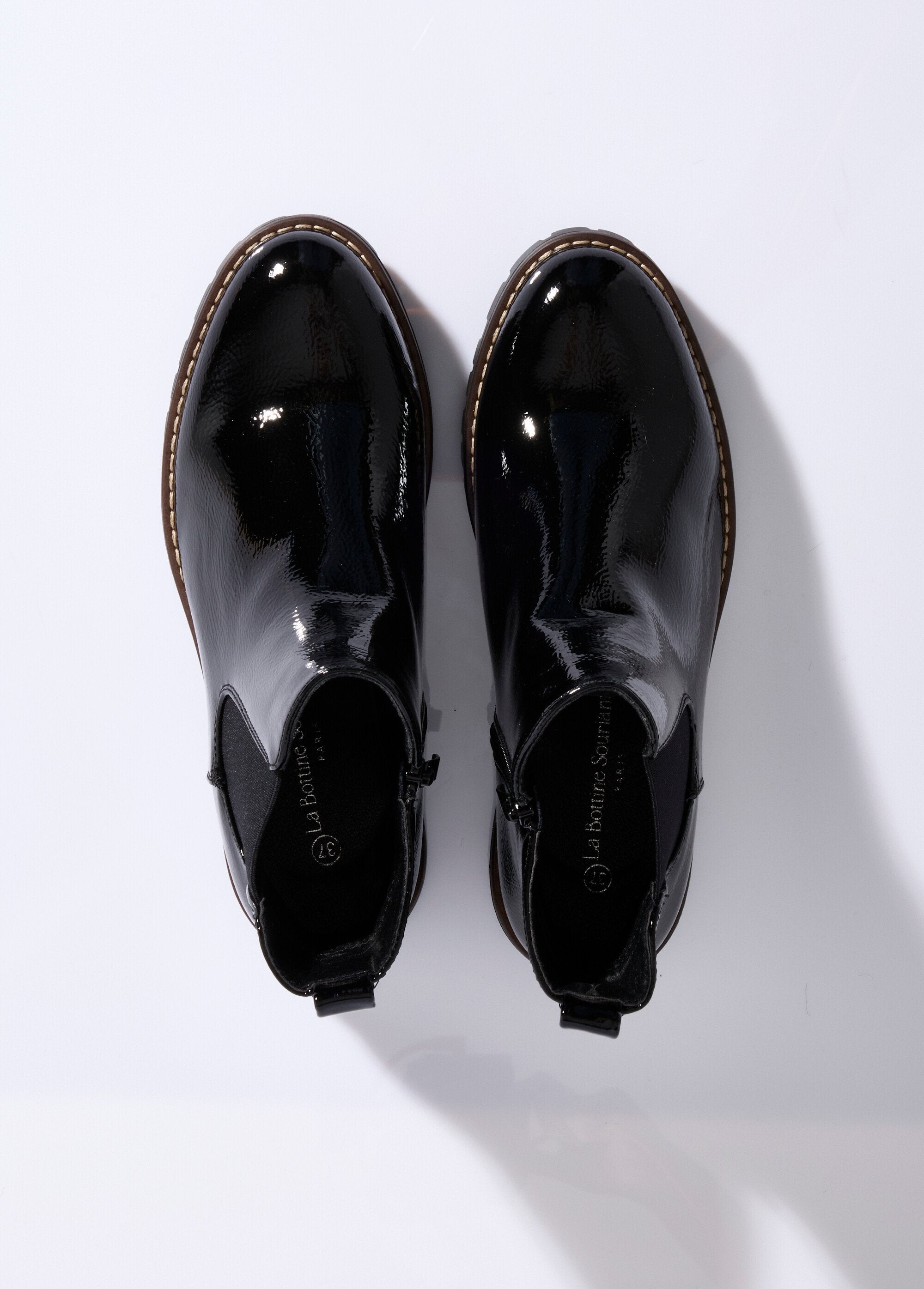 Botas_Chelsea_elegantes_con_suela_dentada_Negro_OV1_slim