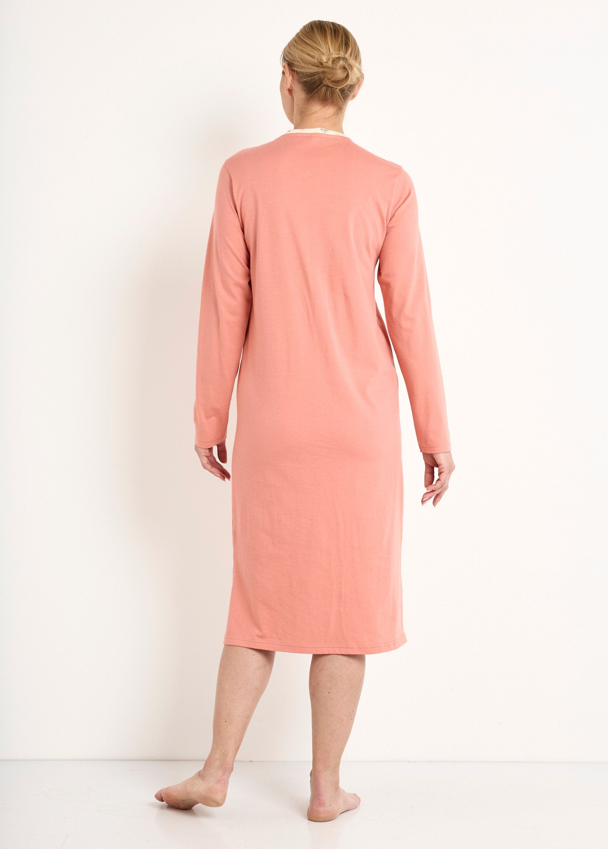 Camisón_de_algodón_con_botones_y_largo_medio_Terracota_DO1_slim