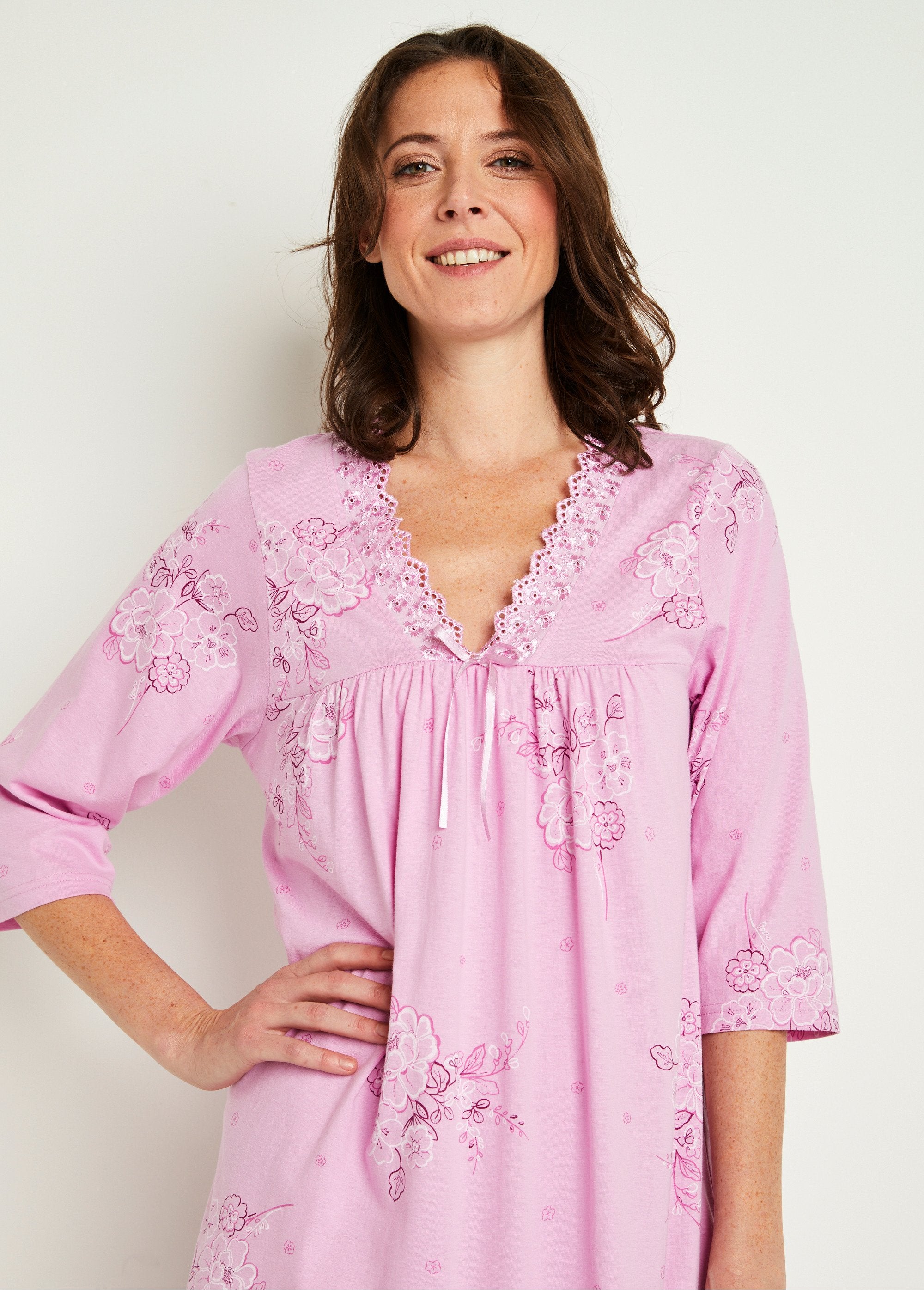 Camisón_midi_de_algodón_bordado_manga_3/4_rosa_viejo_DE1_slim