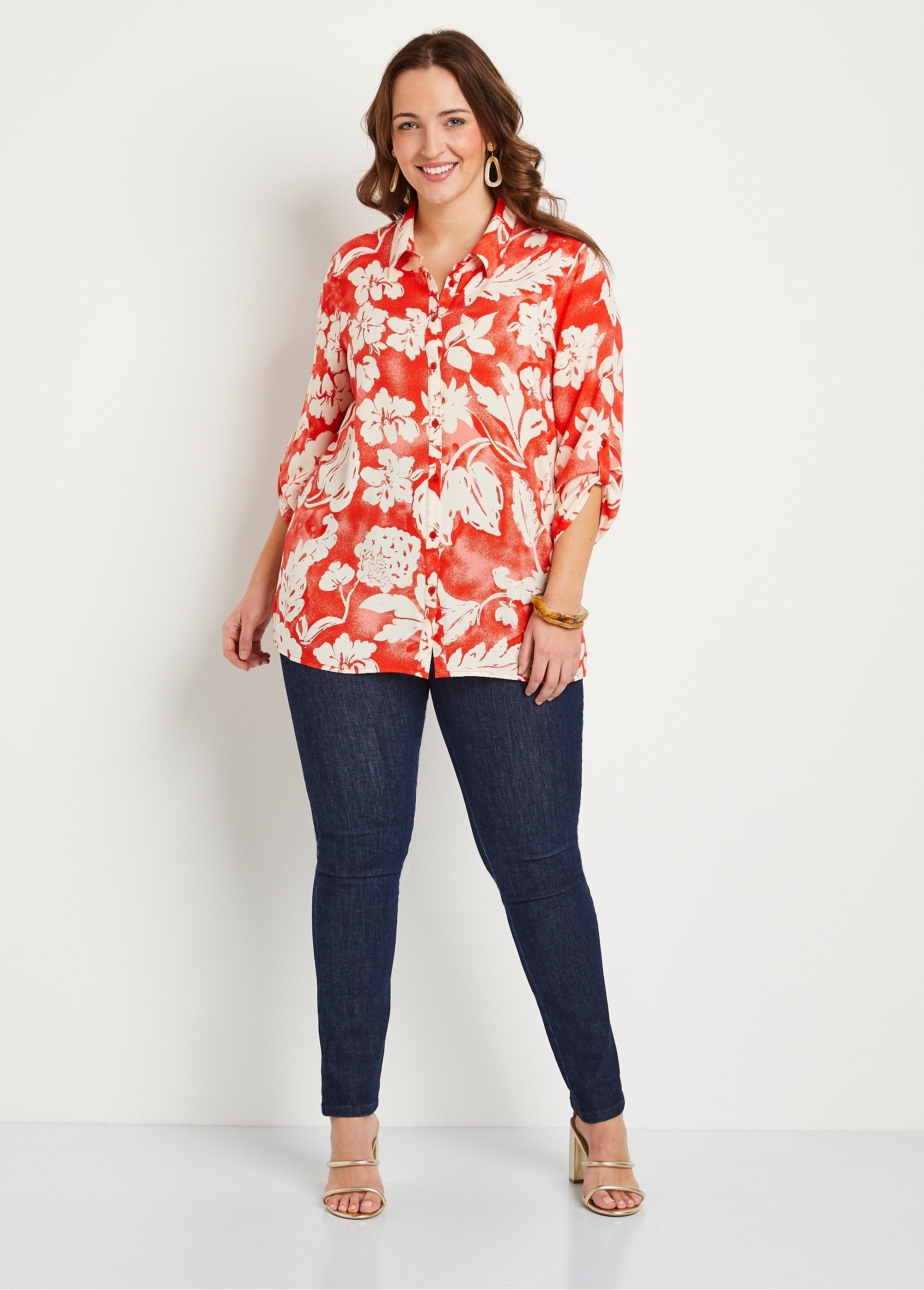 Blusa_holgada_larga_de_flores_rojo_y_blanco_SF1_curvy