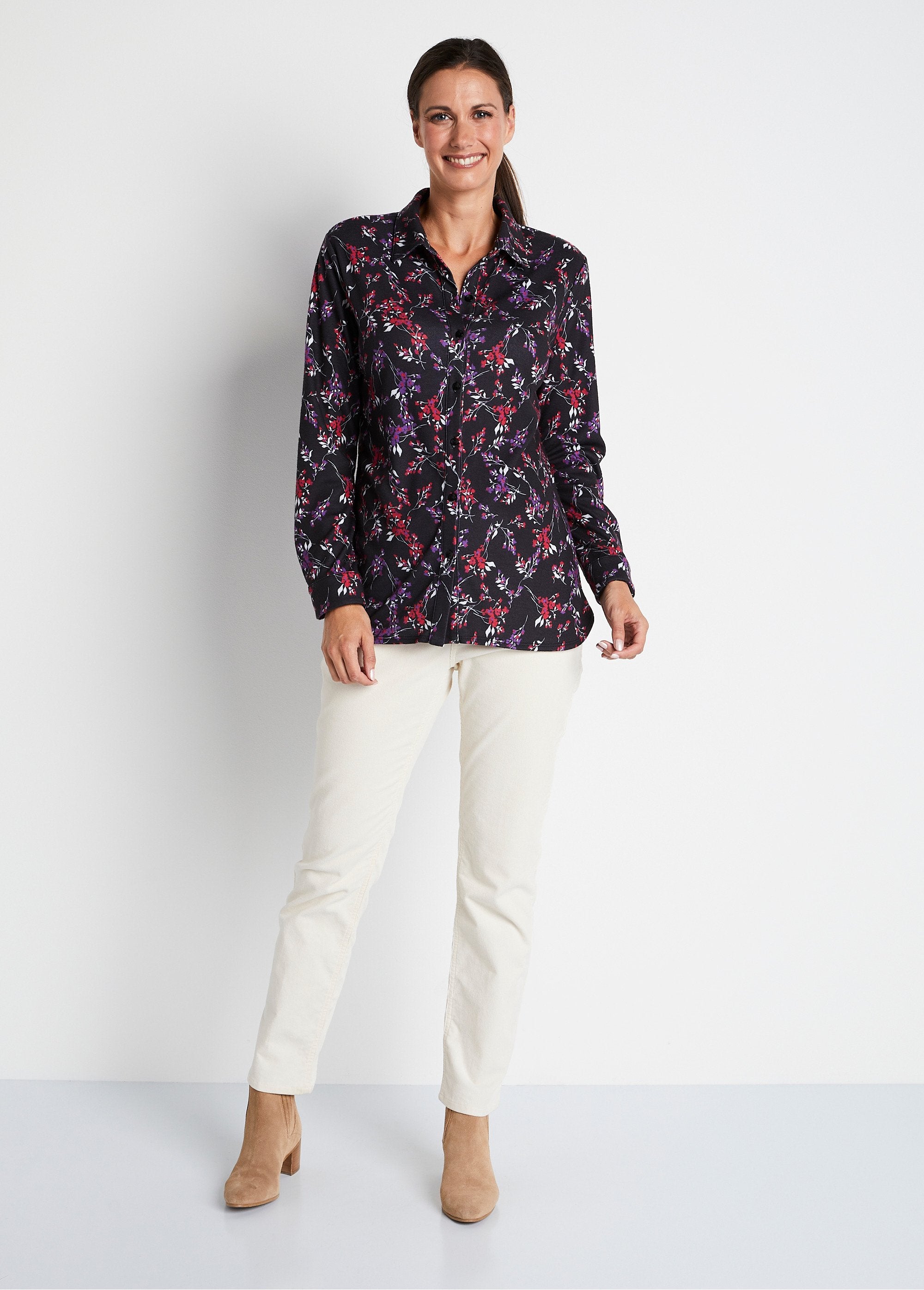 Blusa_de_punto_cálida_con_flores_Estampado_negro_SF1_slim