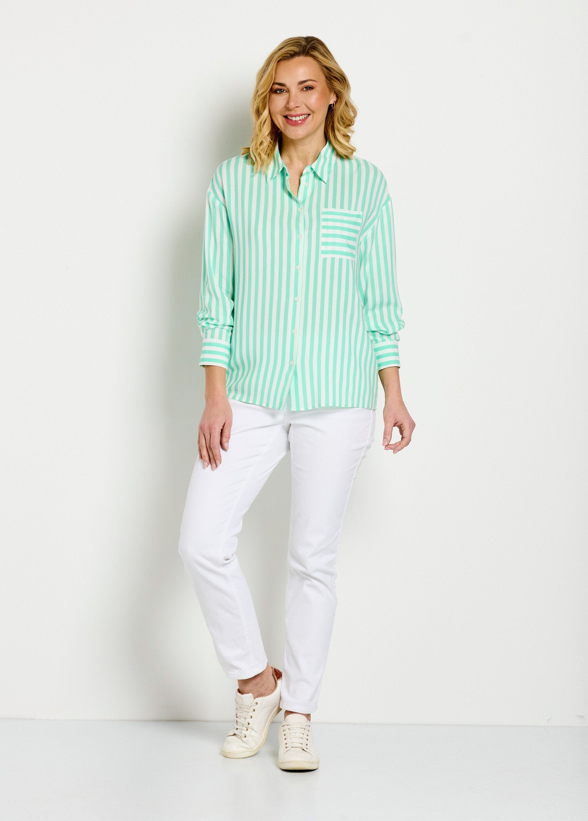 Blusa_larga_fluida_de_rayas_con_manga_larga_verde_y_blanco_SF1_slim