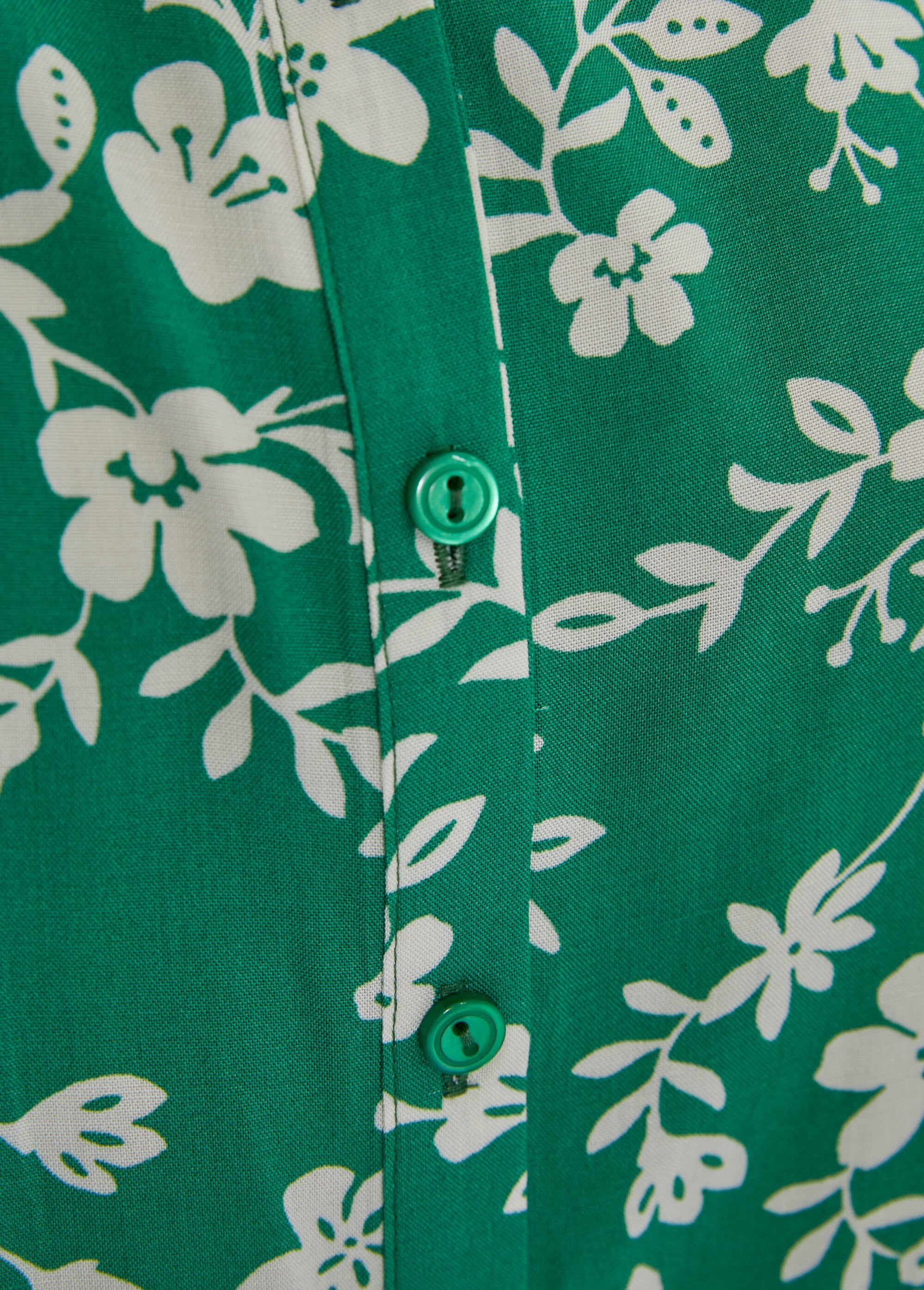 Blusa_estampada_manga_3/4_espalda_larga_verde_y_blanco_DE2_slim