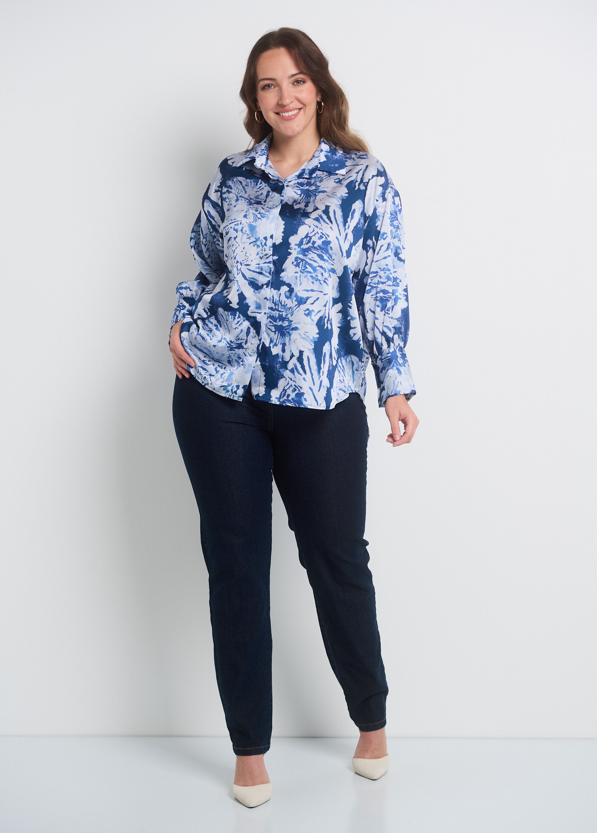 Blusa_de_satén_acuarelado_de_manga_larga_Azul_SF1_curvy