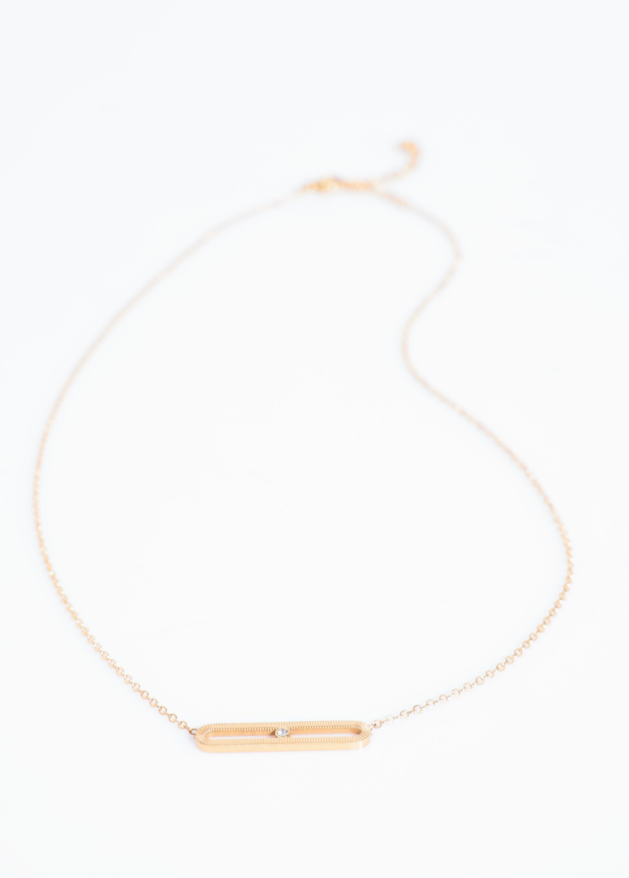 Collar_colgante_con_barra_de_circonio_Dorado_DE1_slim