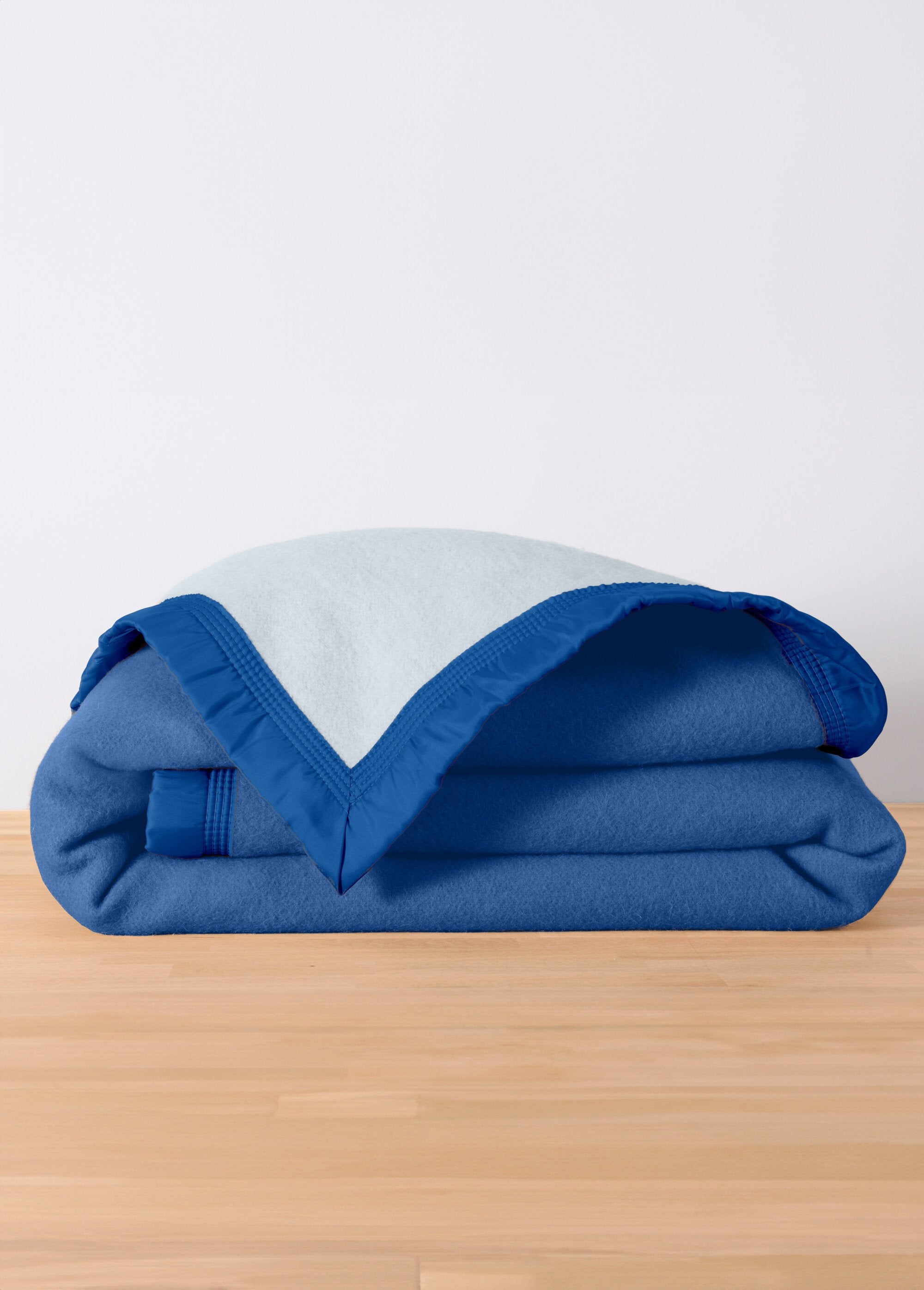 Manta_bicolor_de_pura_lana_600_g/m²_Azul_FA1_slim