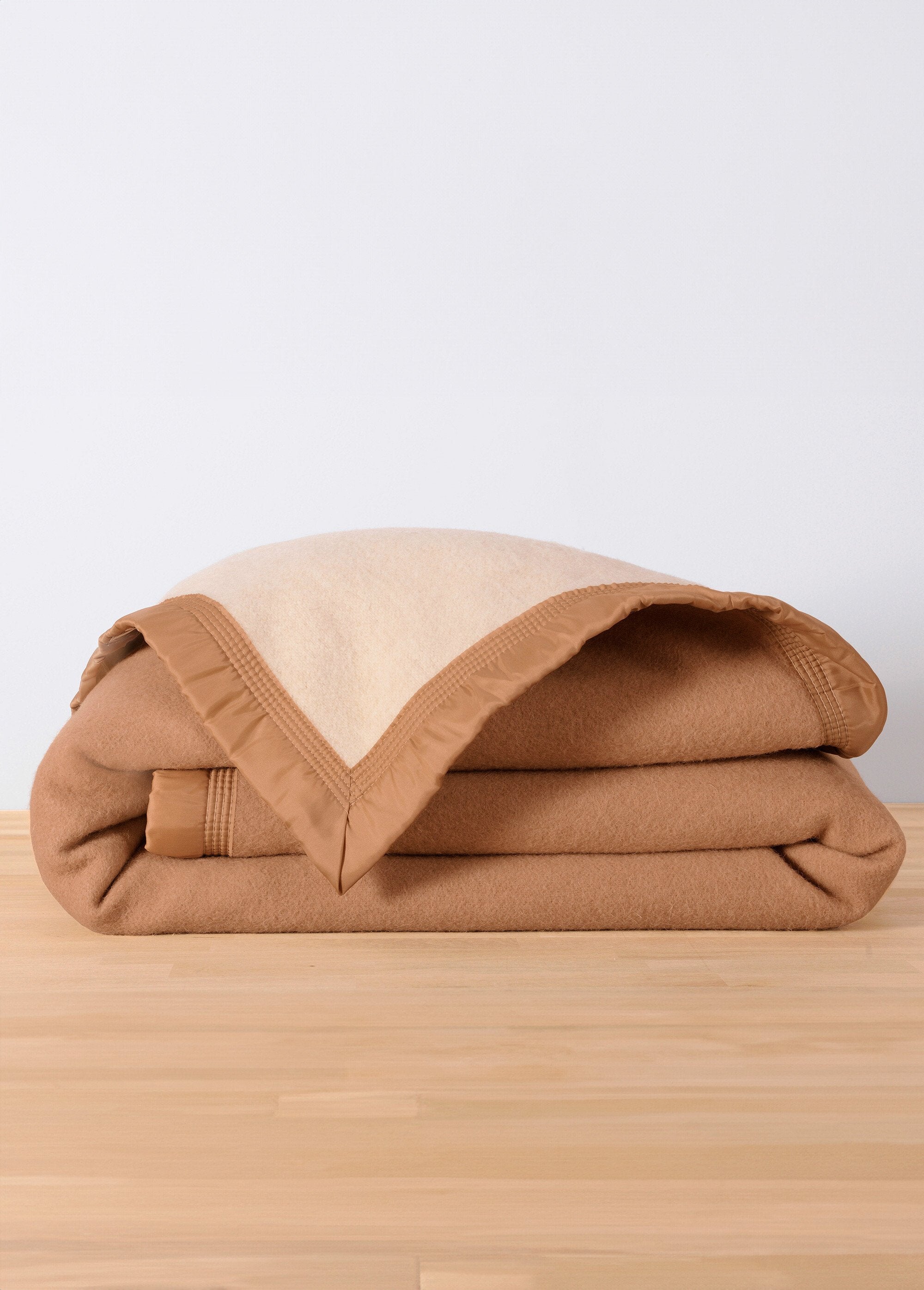 Manta_bicolor_de_pura_lana_600_g/m²_Beige_FA1_slim