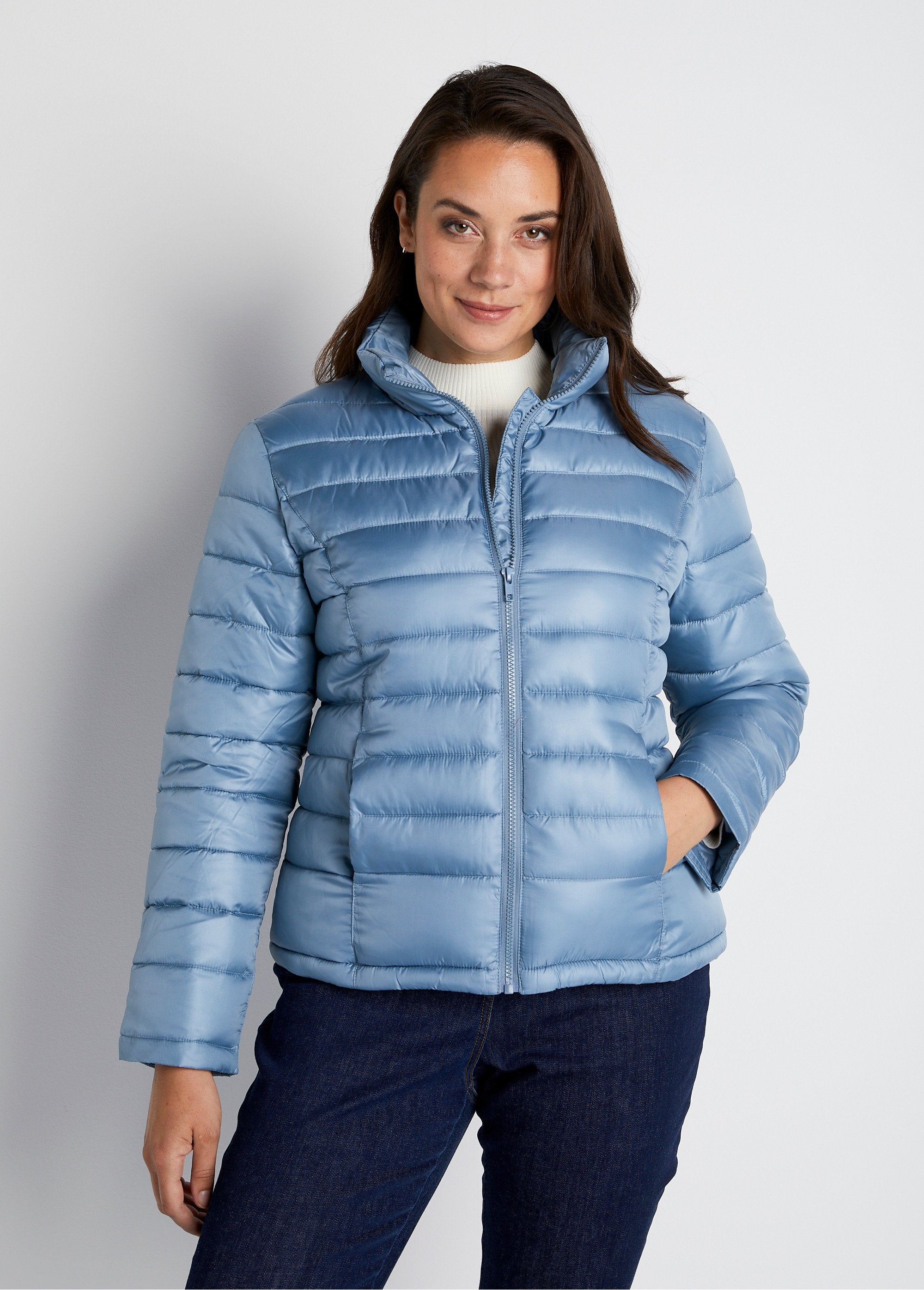 Anorak_corto_con_cremallera_y_manga_larga_Azul_hielo_FA1_curvy