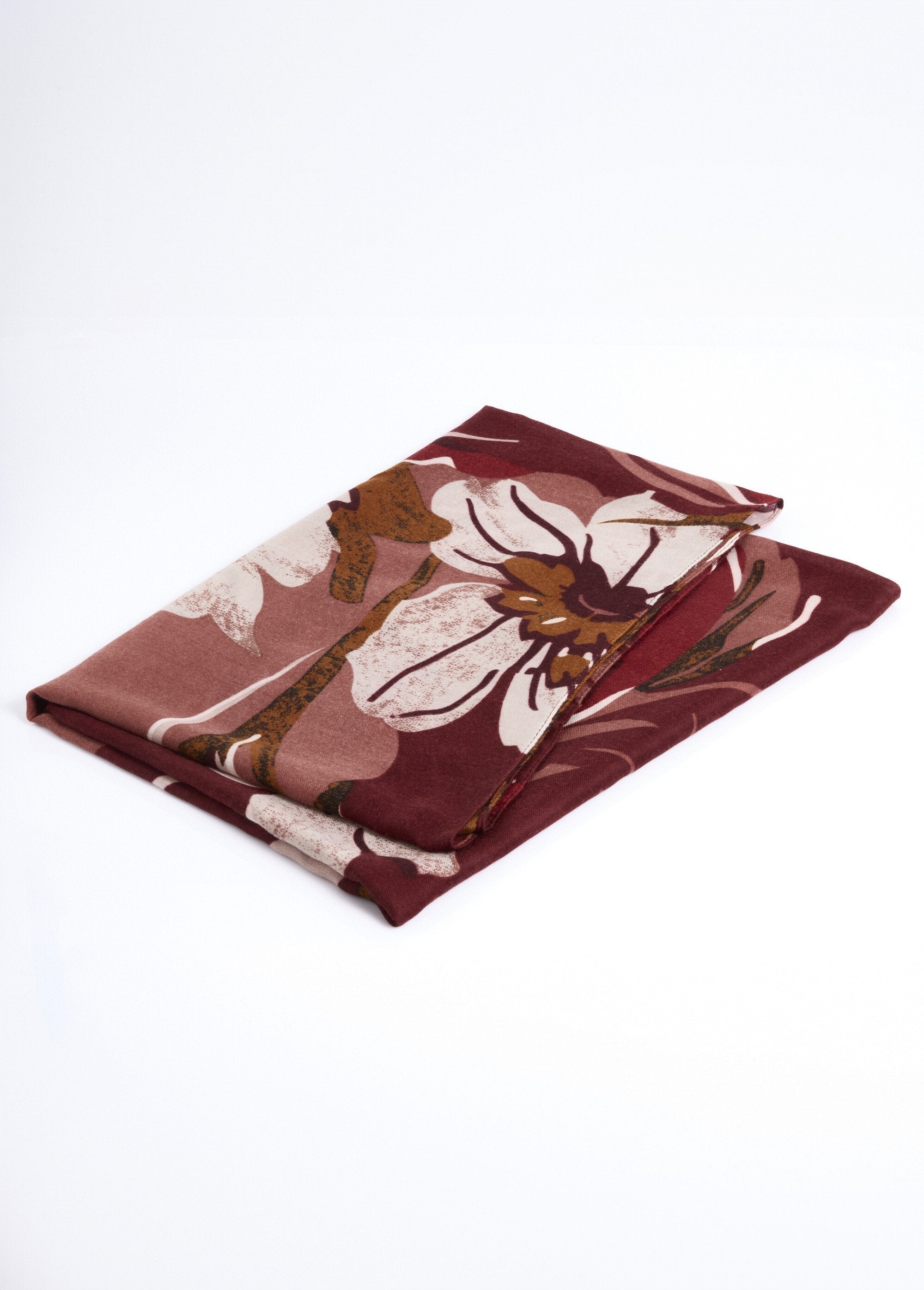 Bufanda_fina_con_estampado_floral_en_monocromo_Burdeos_DE1_slim