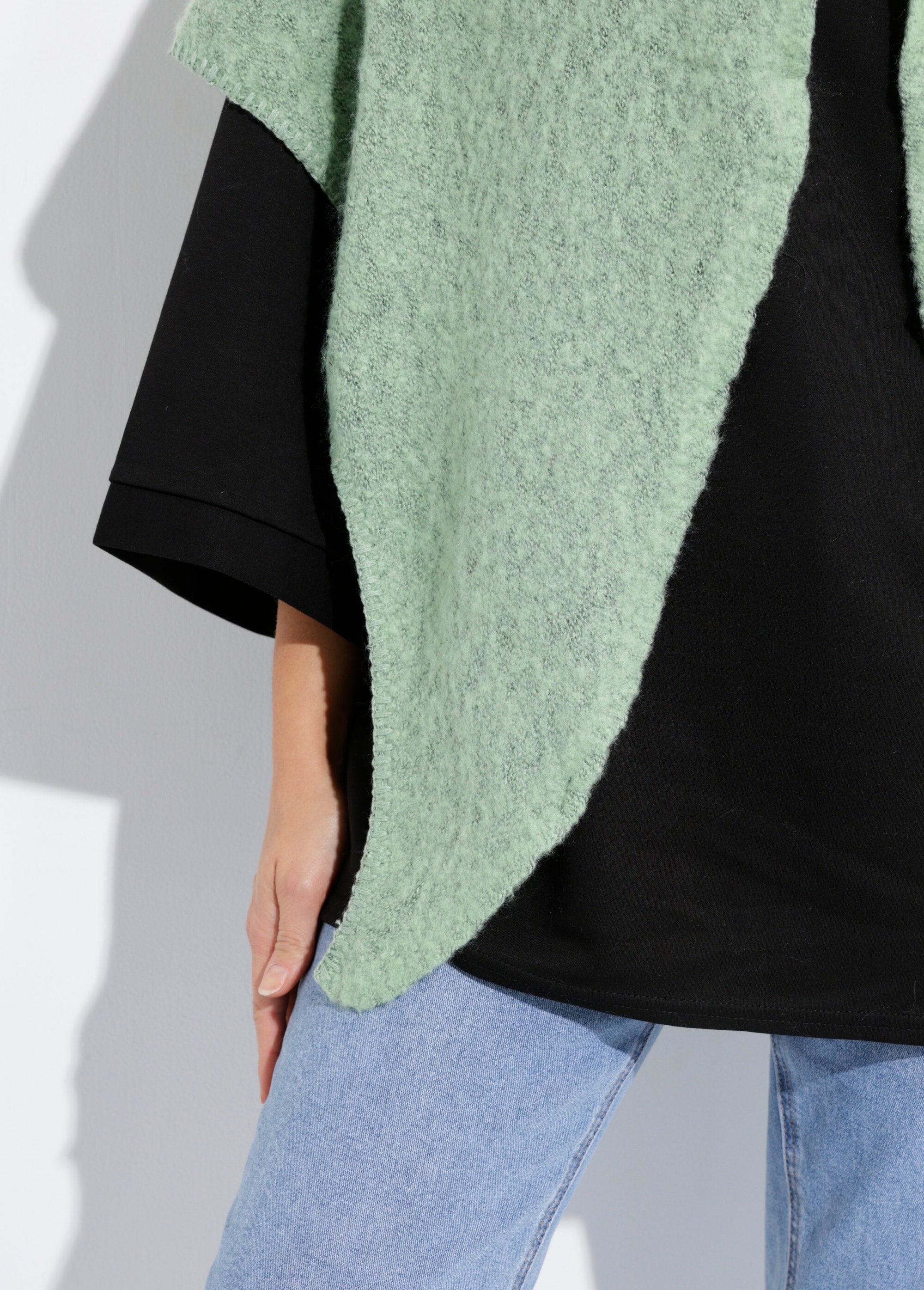 Bufanda_triangular_de_punto_suave_y_cálida_Verde_DE1_slim