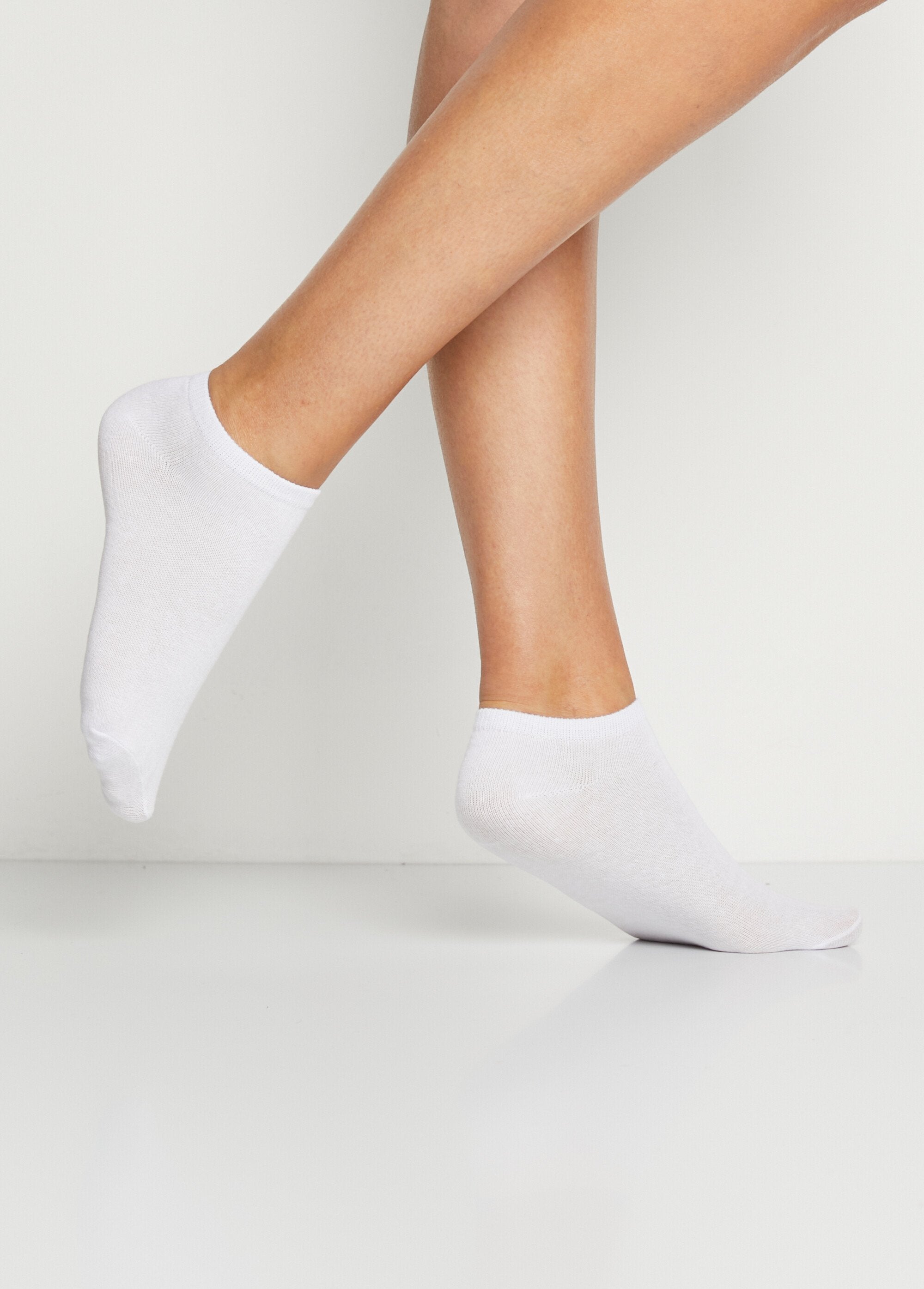 Calcetines_discretos_hasta_el_tobillo_Lote_blanco3_DR1_slim