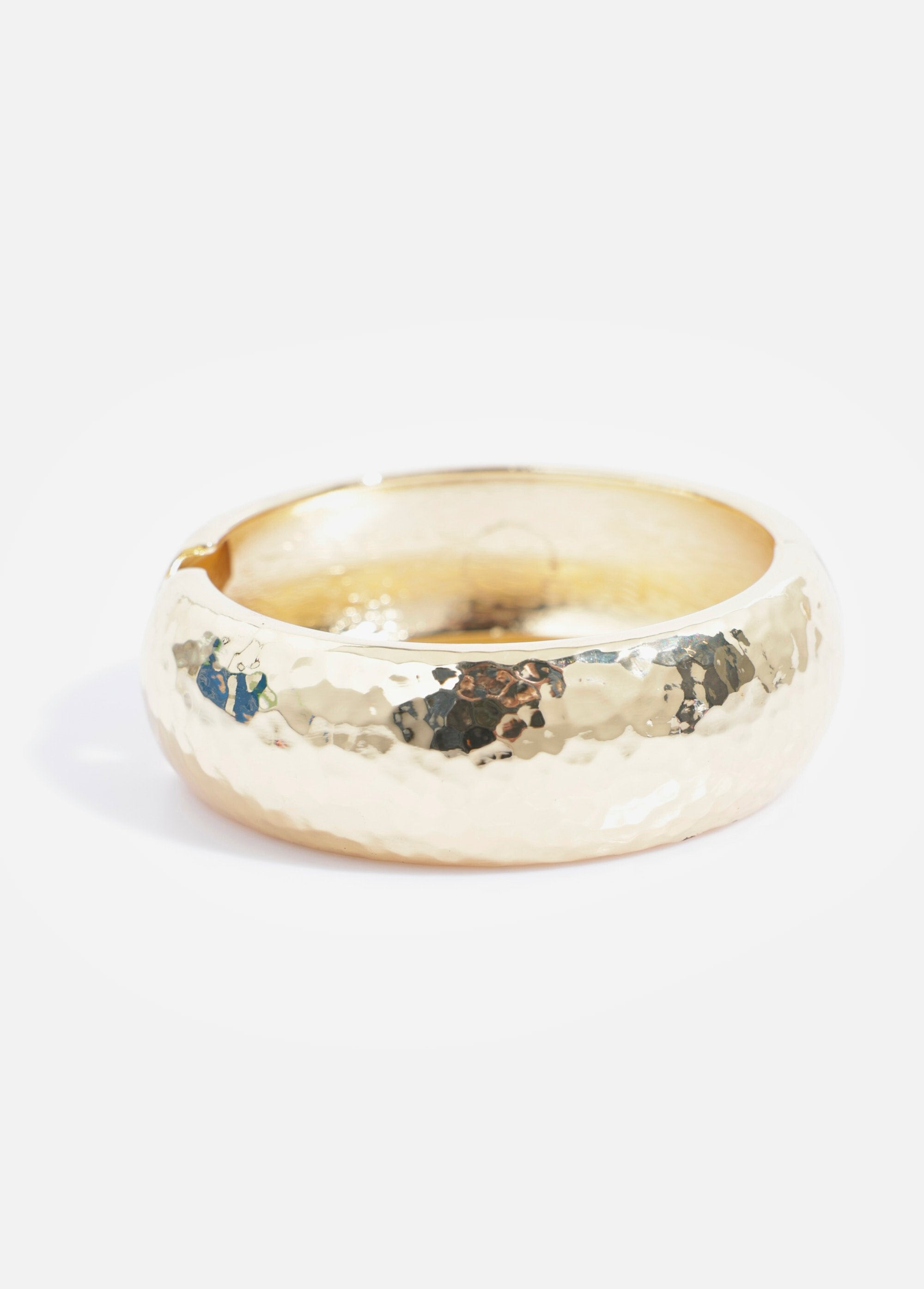 Brazalete_ancho_de_acero_inoxidable_martillado_Dorado_FA1_slim