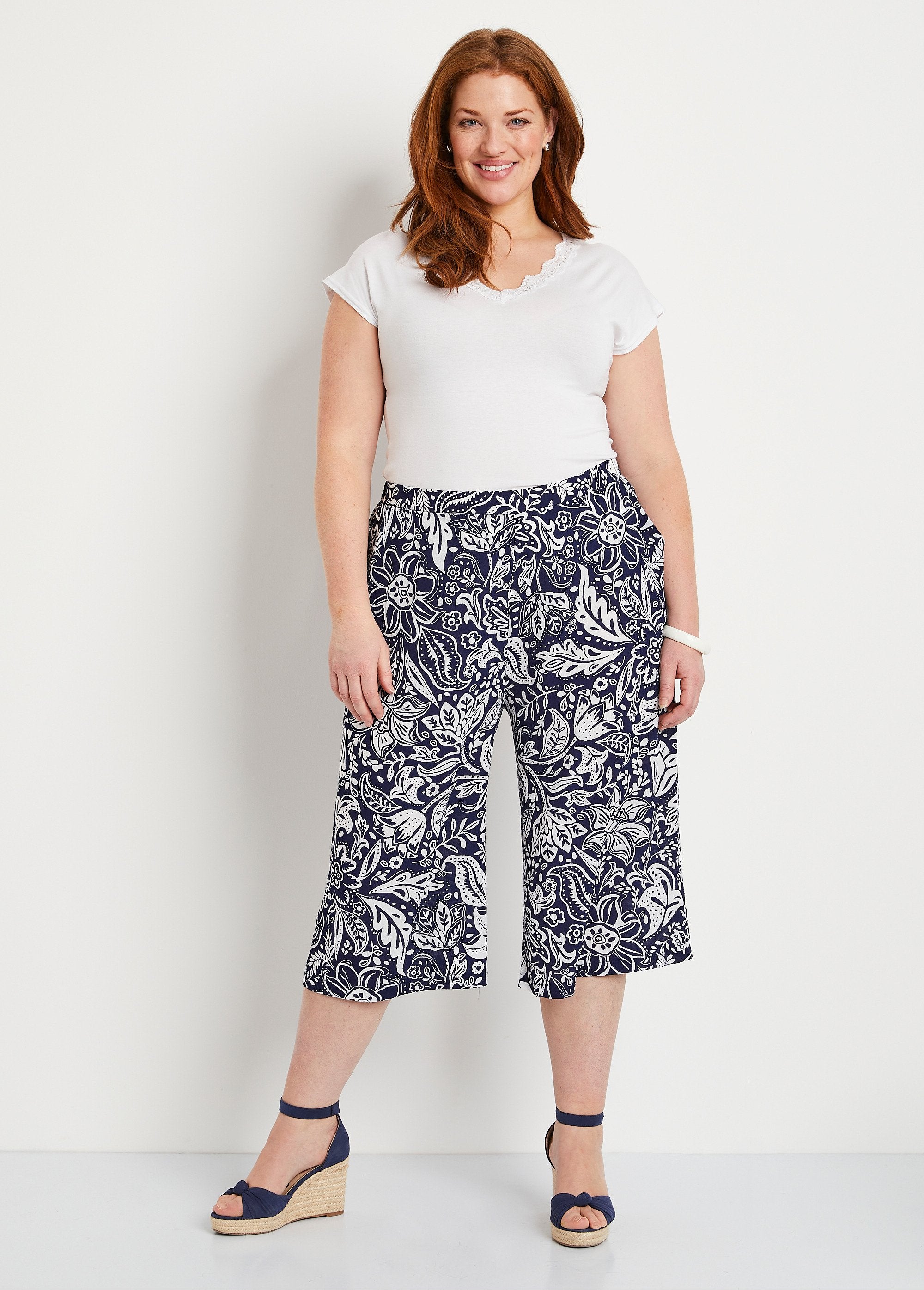 Culotte_con_cintura_elástica_y_tejido_gofrado_Azul_y_blanco_SF1_curvy