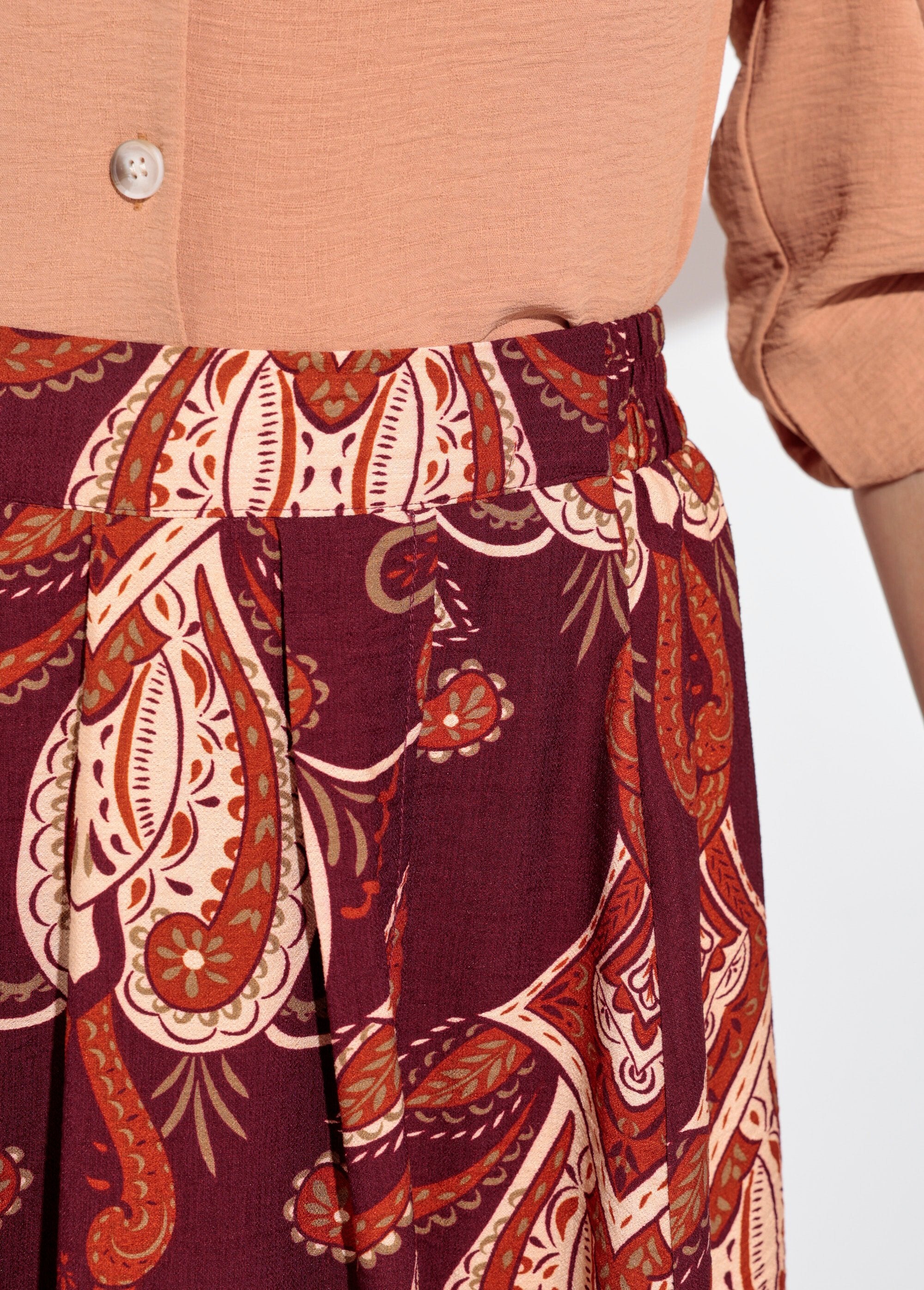 Falda_larga_fluida_con_estampado_paisley_Burdeos_DE1_slim