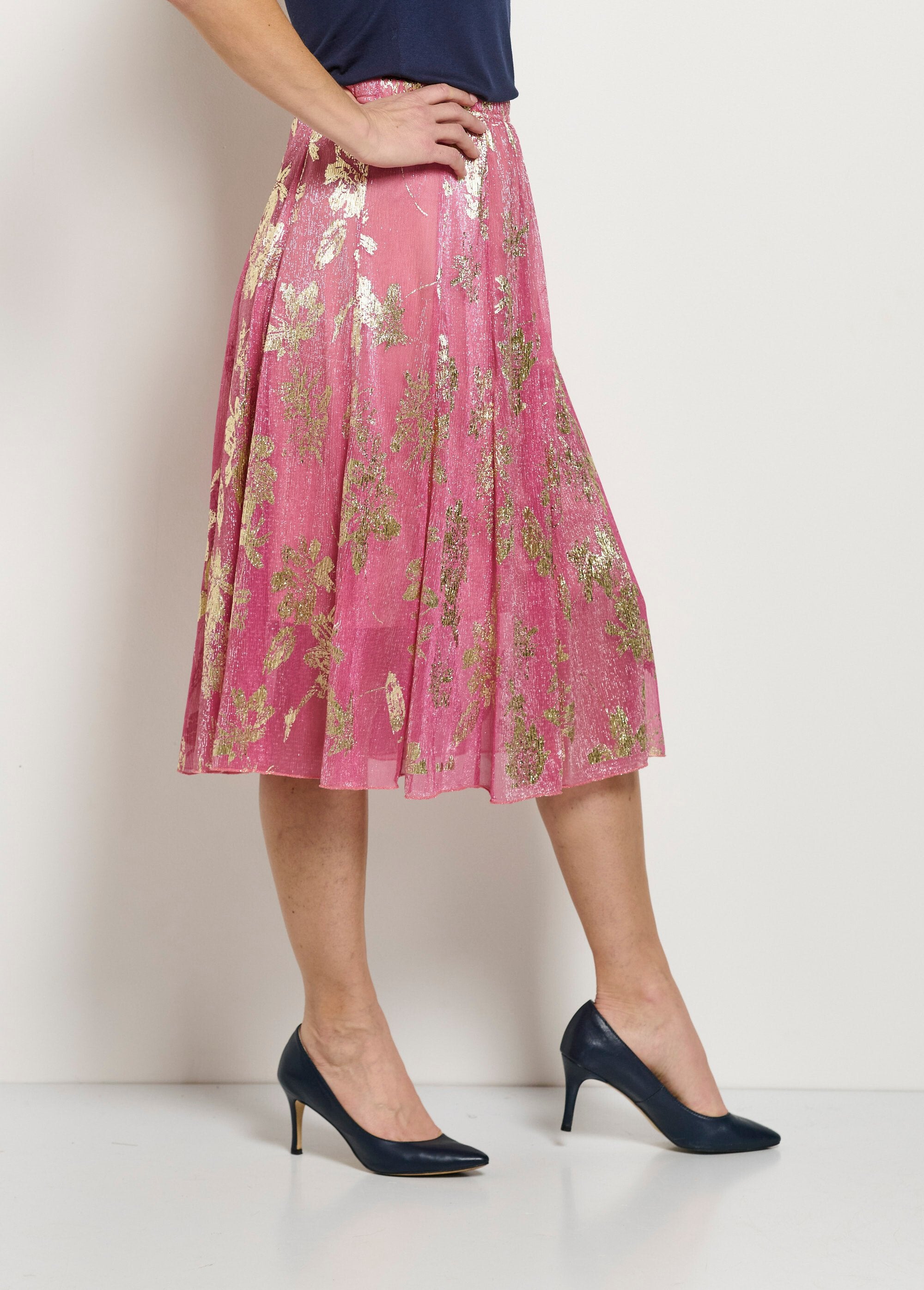 Falda_ancha_de_largo_medio_con_estampado_de_follaje_dorado_Rosa_DR1_slim