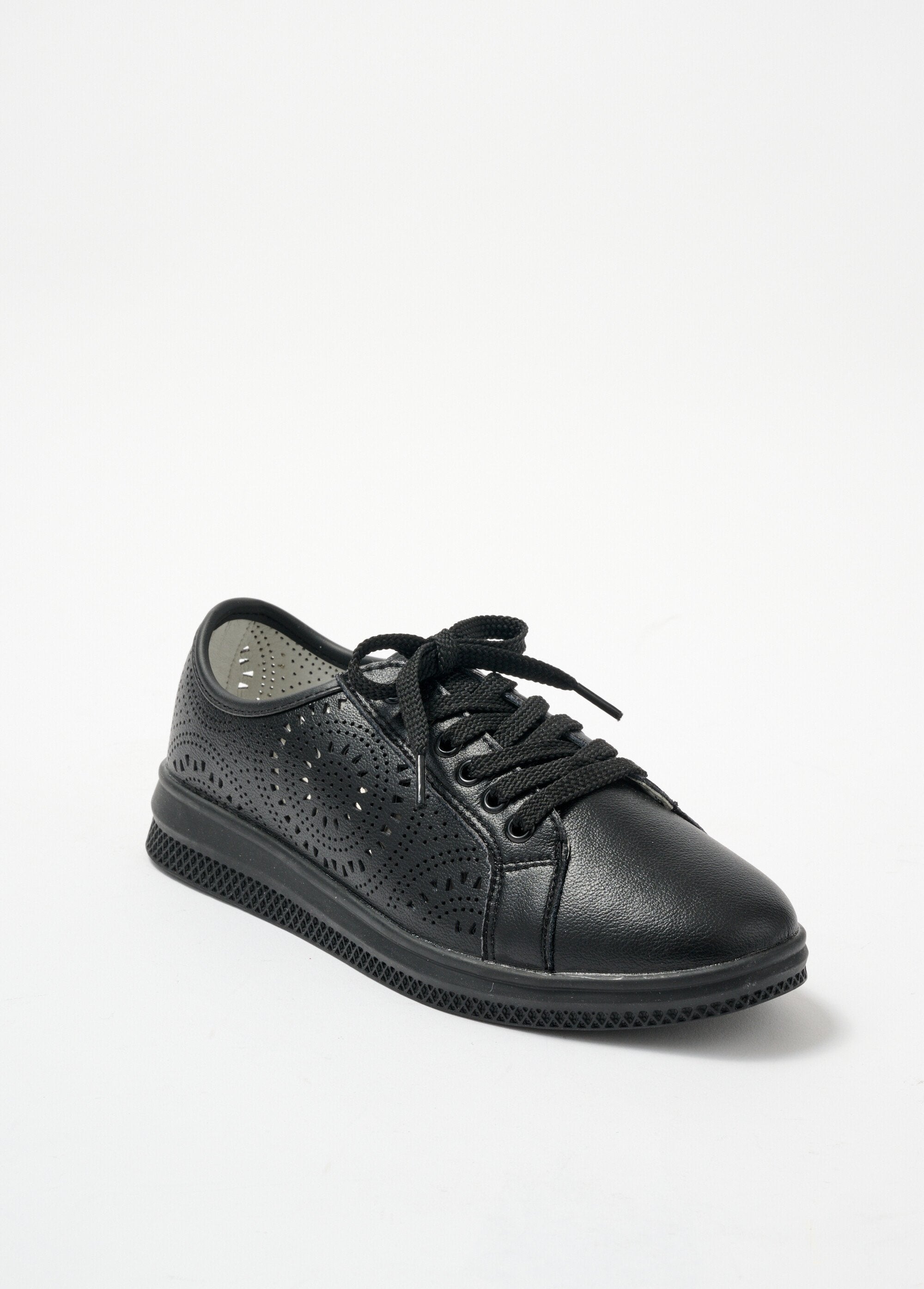 Zapatillas_con_detalles_perforados_Negro_FA1_slim