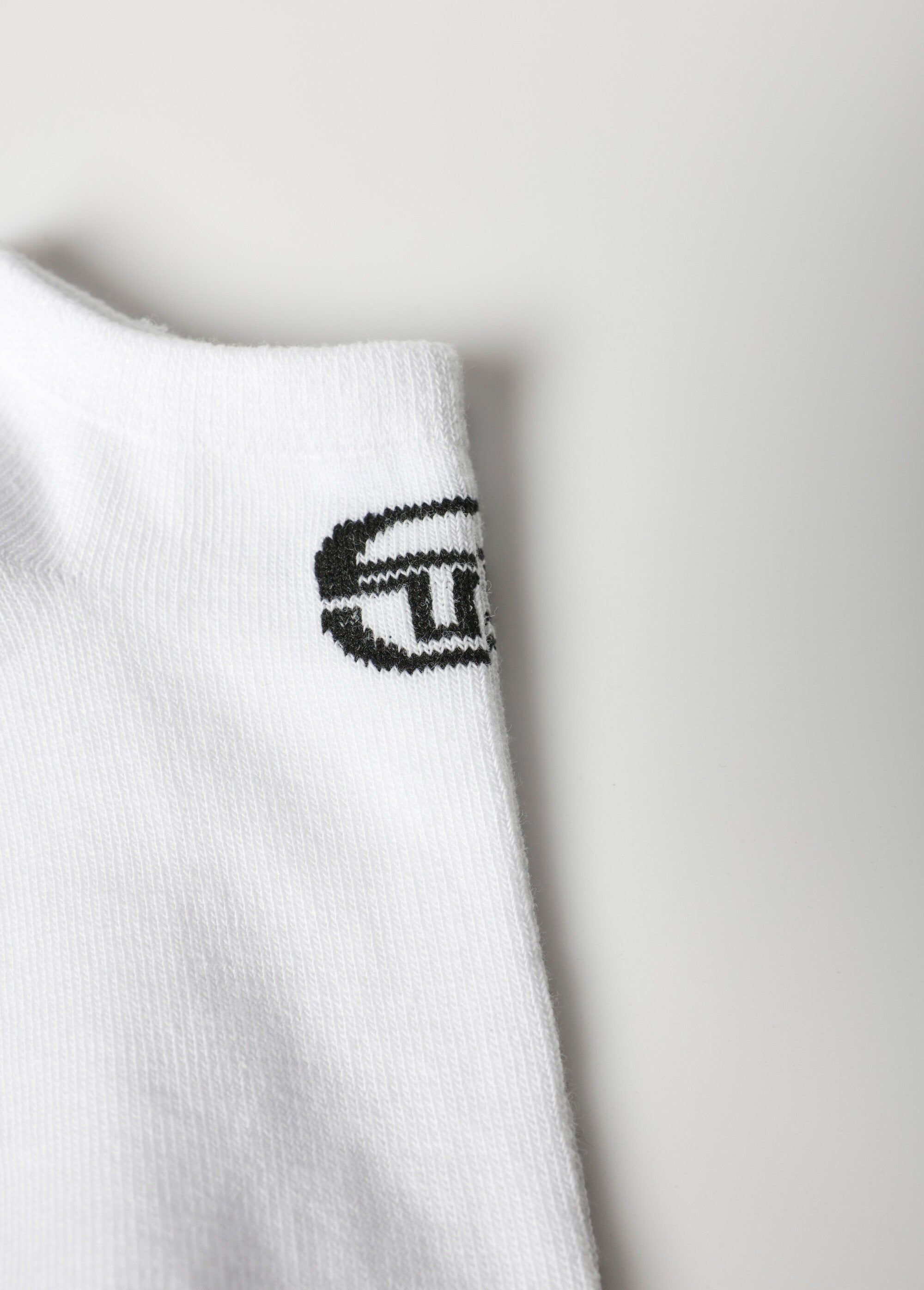 Pack_de_3_calcetines_bajos_con_logo_Blanco,_Blanca_DE4_slim