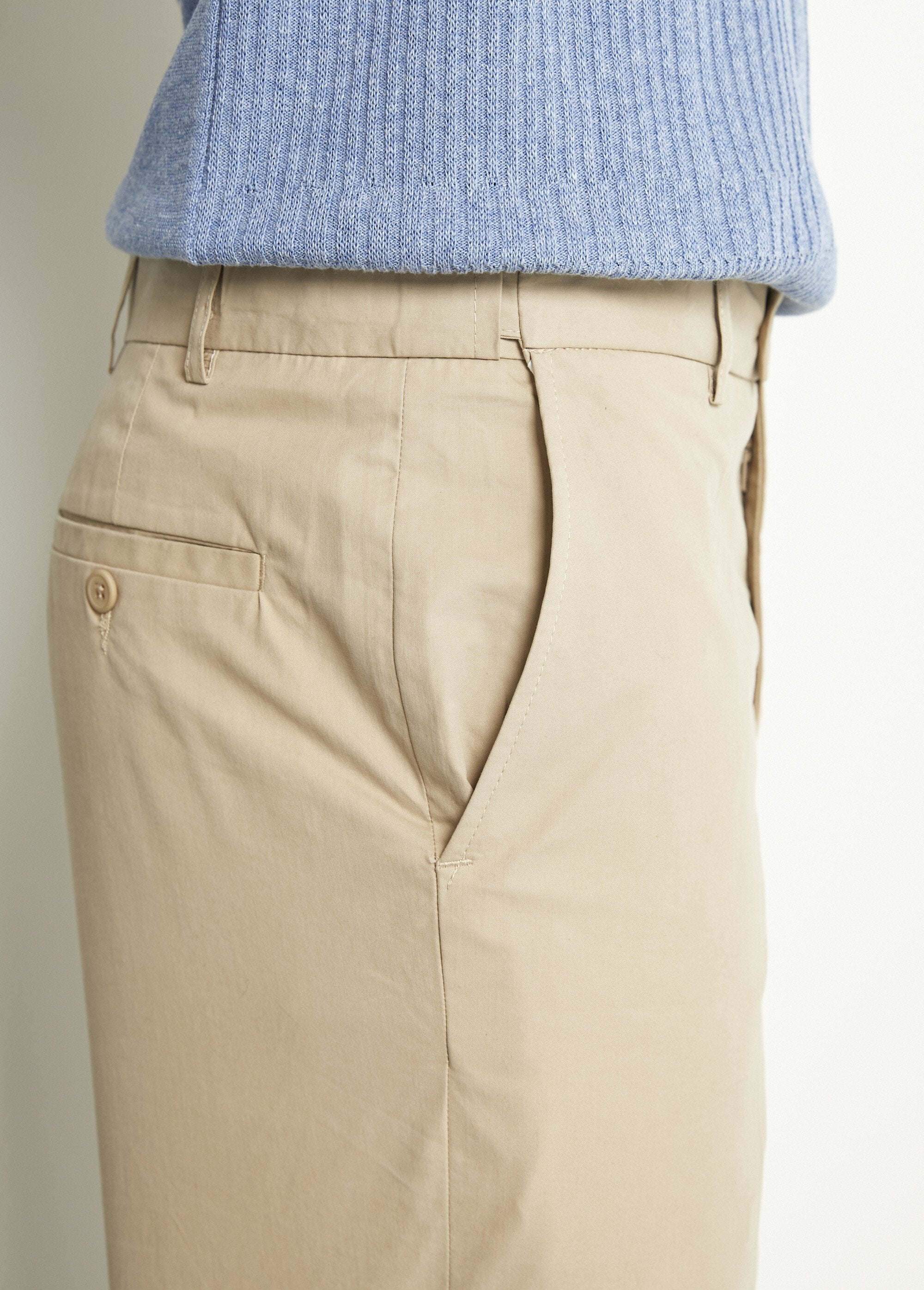 Pantalón_de_polialgodón_con_cinturón_invisible_ajustable_Beige_DE1_slim