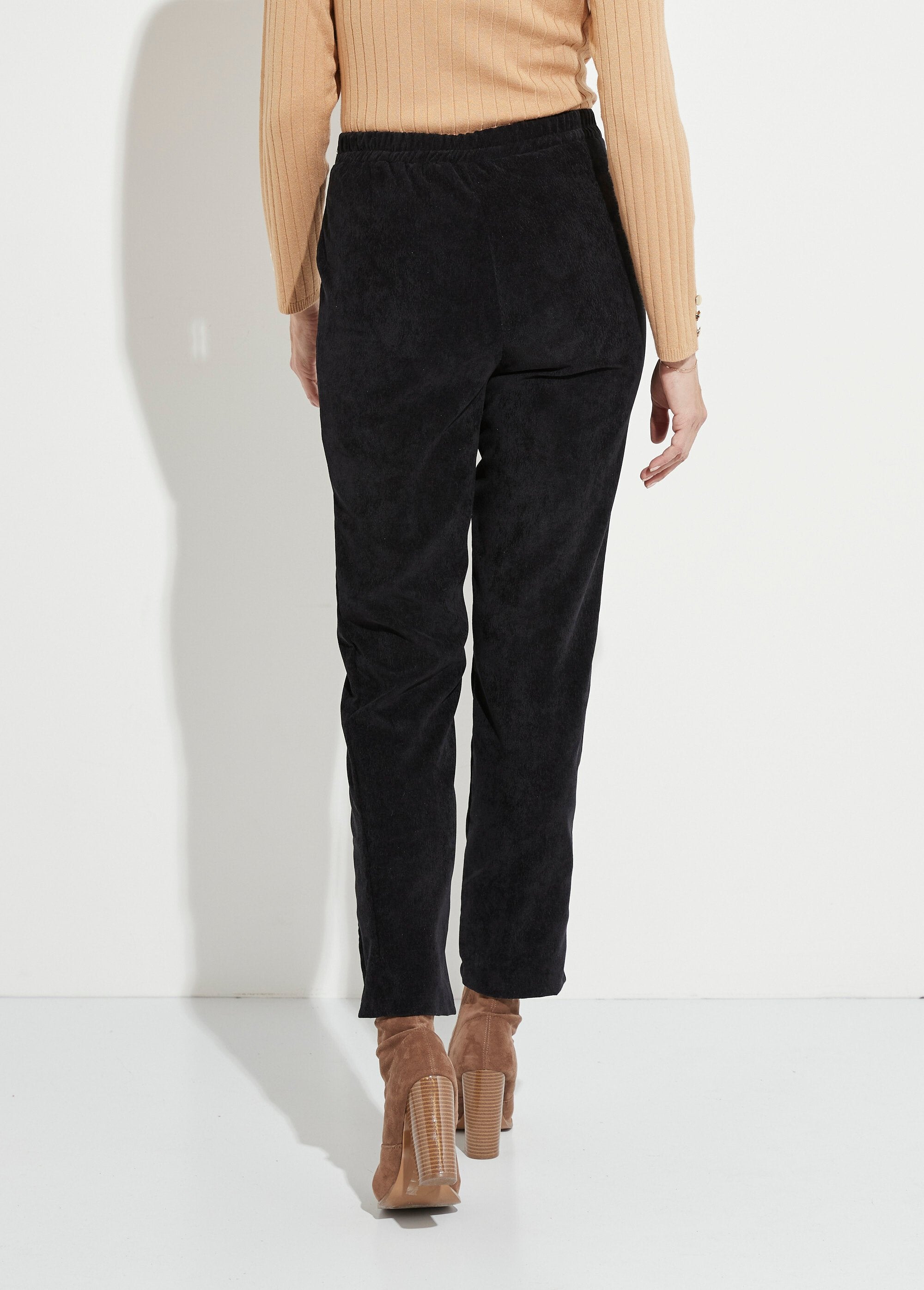 Pantalón_recto_con_cintura_elástica_y_terciopelo_milrayas_Negro_DO1_slim