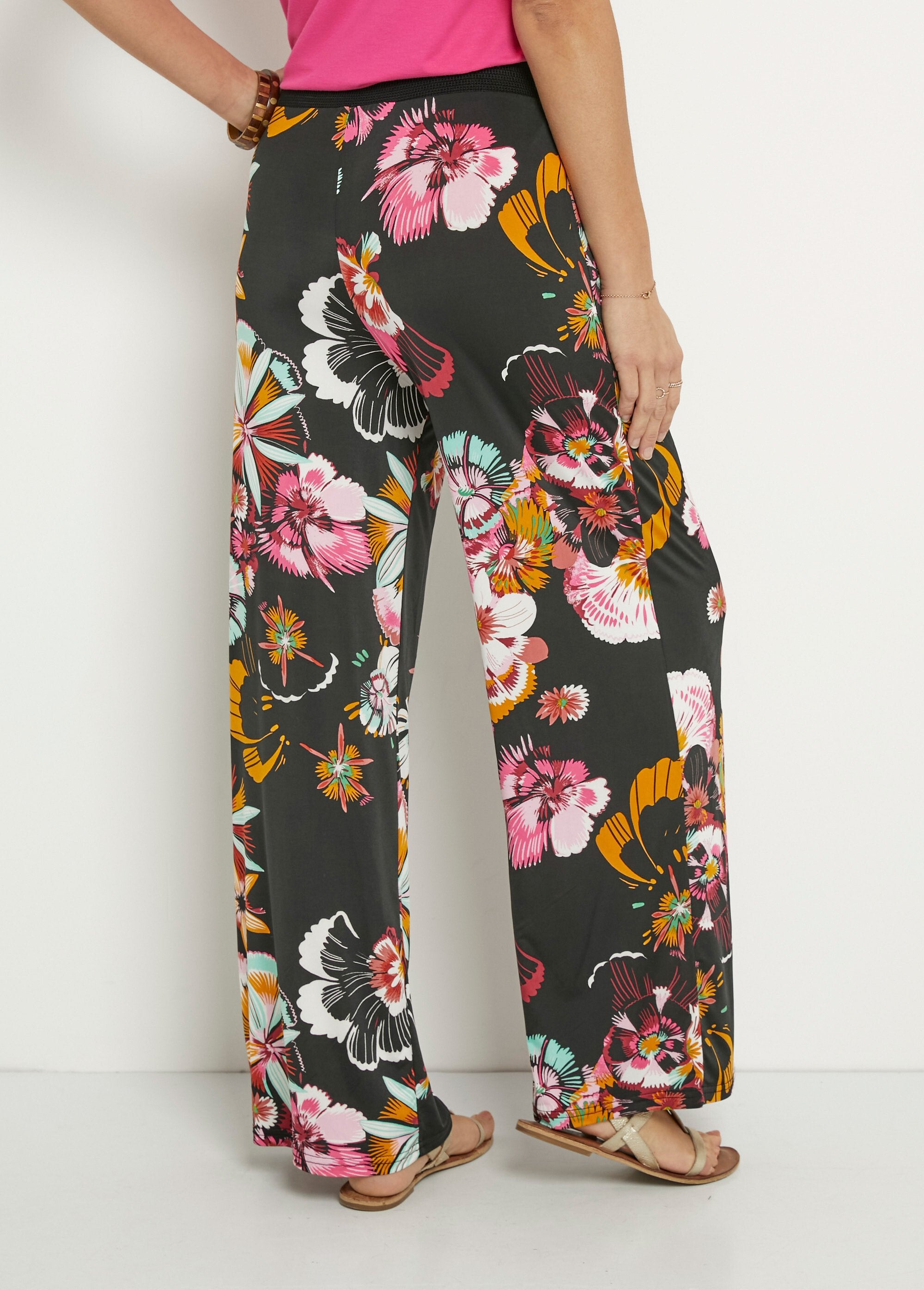 Pantalón_ancho_elástico_con_estampado_floral_Estampados_negros_DO1_slim