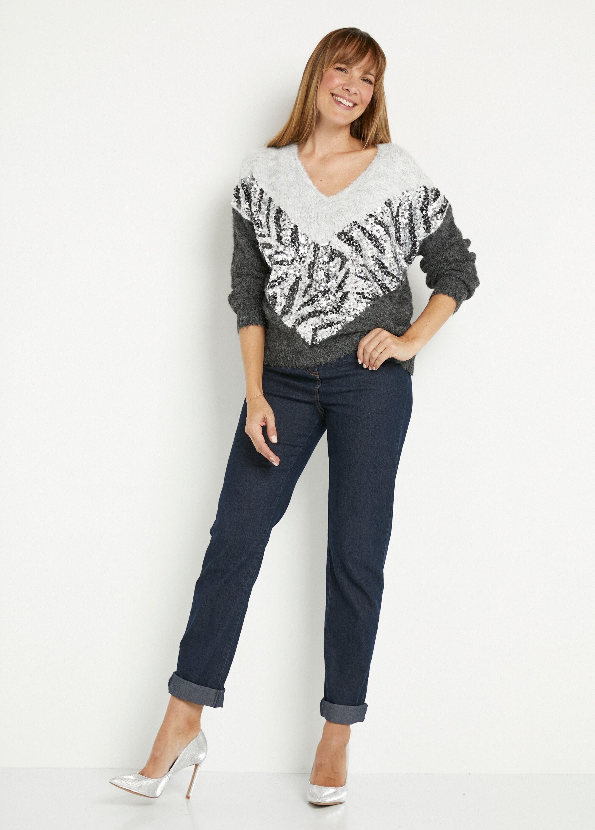 Cálido_jersey_bicolor_con_cuello_en_V_y_lentejuelas_Gris_SF1_slim