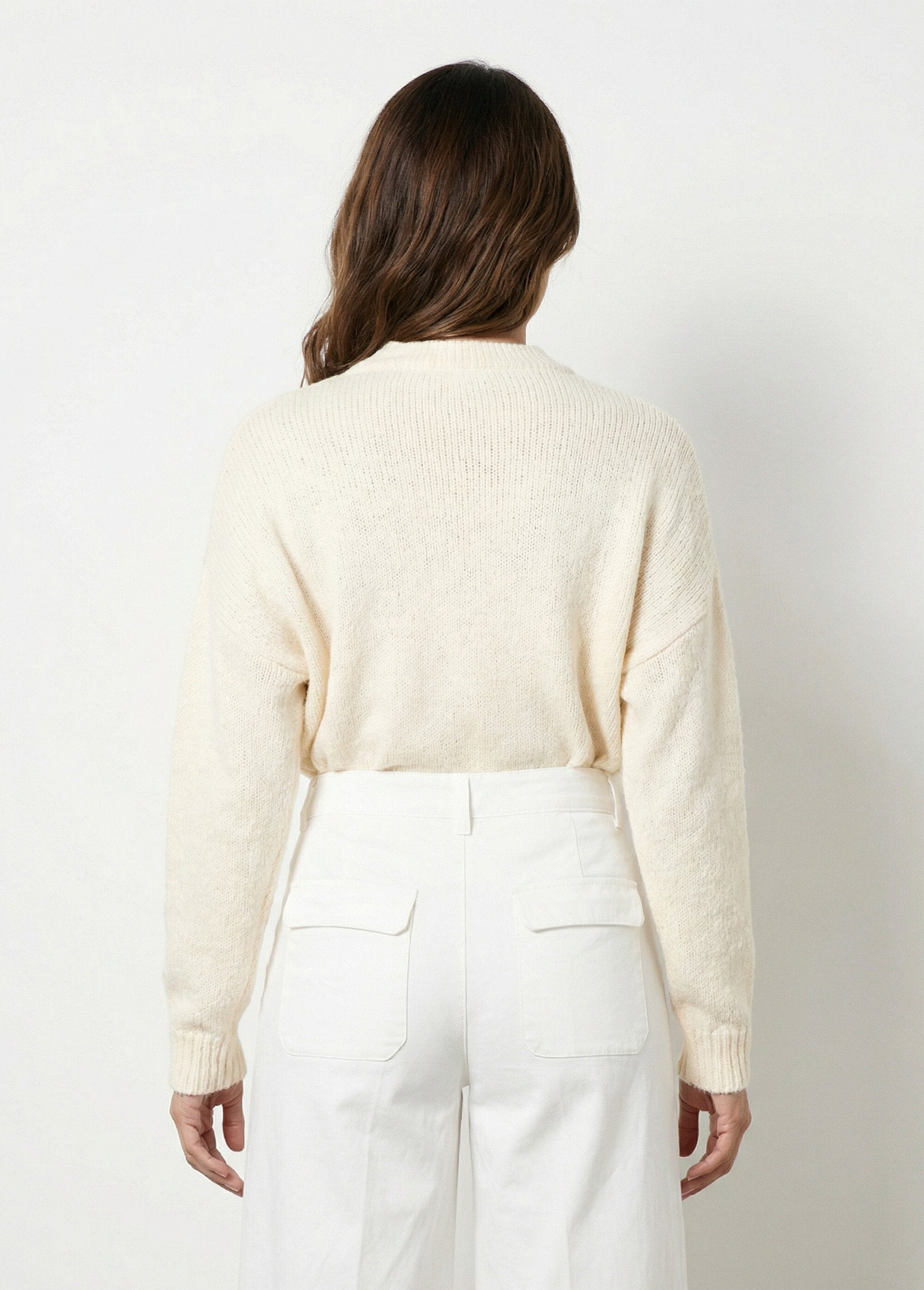 Suéter_de_cuello_redondo_con_estampado_de_corazones_a_rayas_y_lana_Crudo_DO1_slim