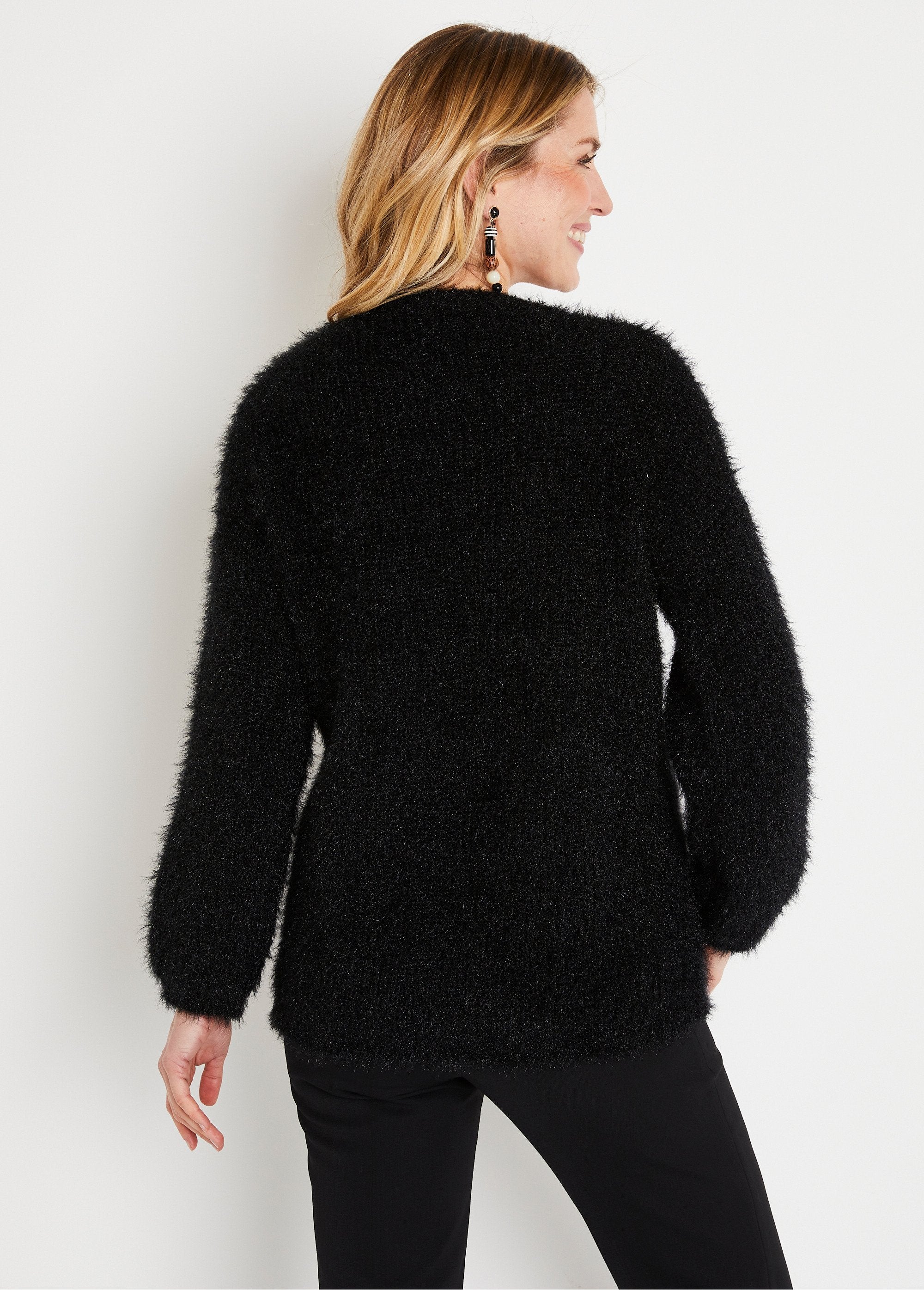 Suave_jersey_de_punto_con_bloques_de_color_Negro_y_beige_DO1_slim
