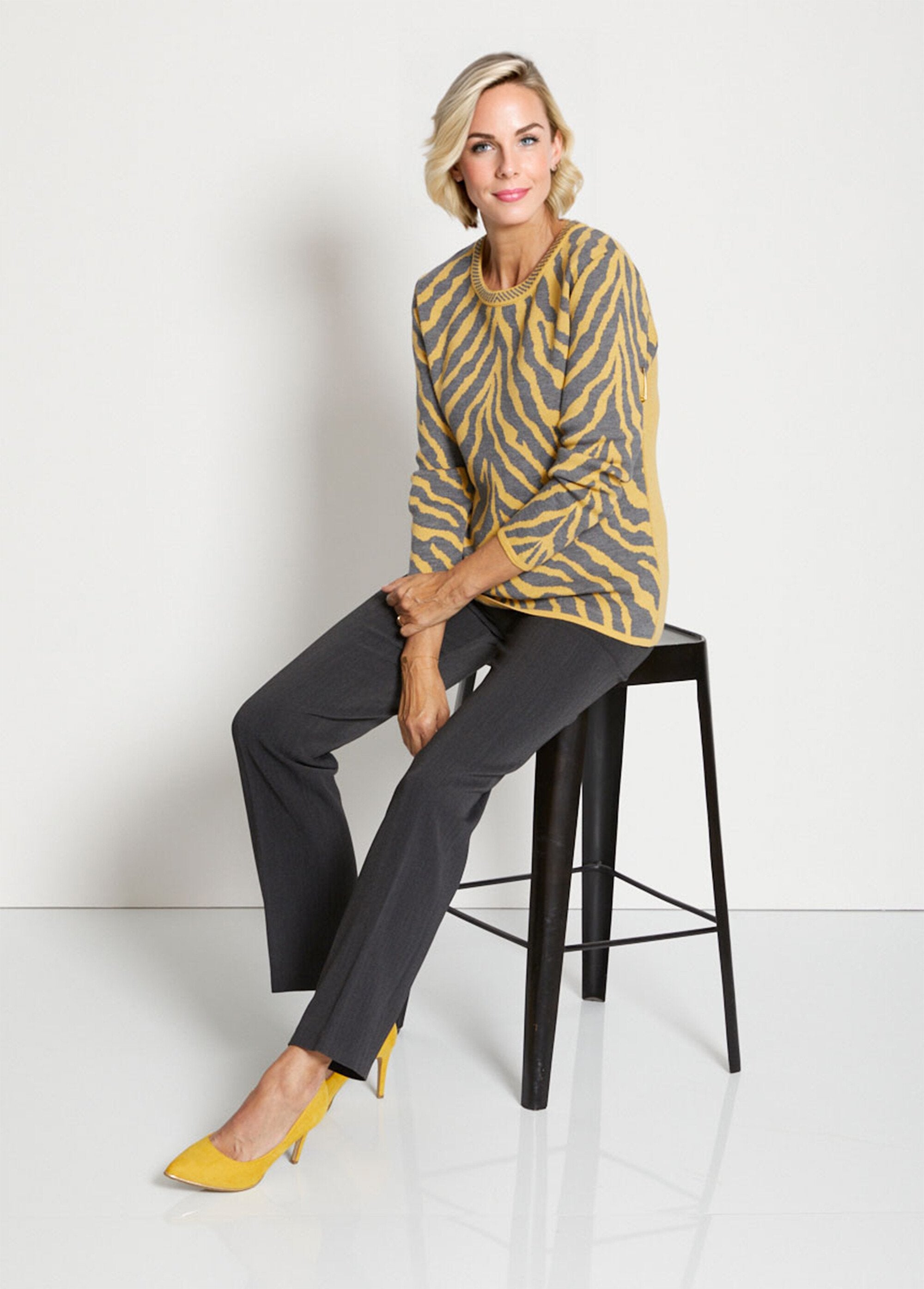 Jersey_fantasía_cebra_jacquard_miel_y_gris_SF1_slim