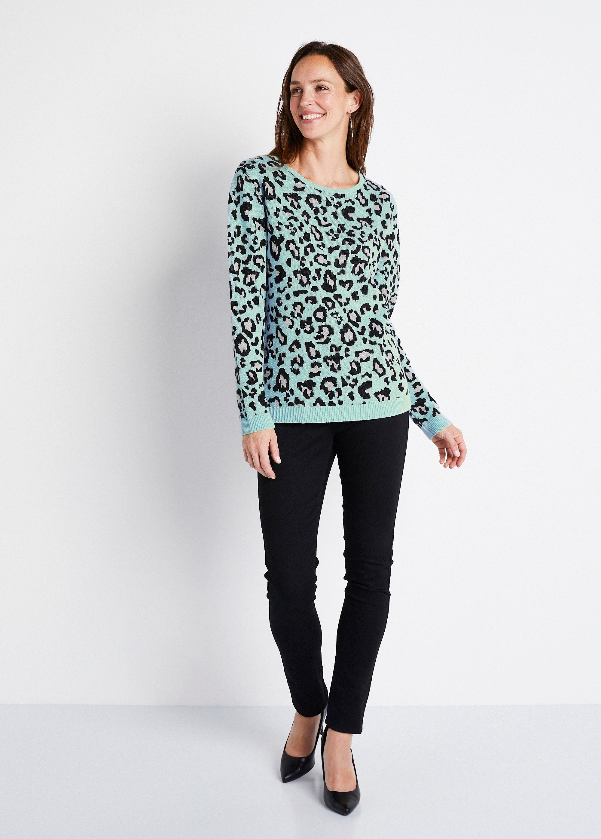 Jersey_jacquard_leopardo_cuello_redondo_ónix_y_negro_SF1_slim