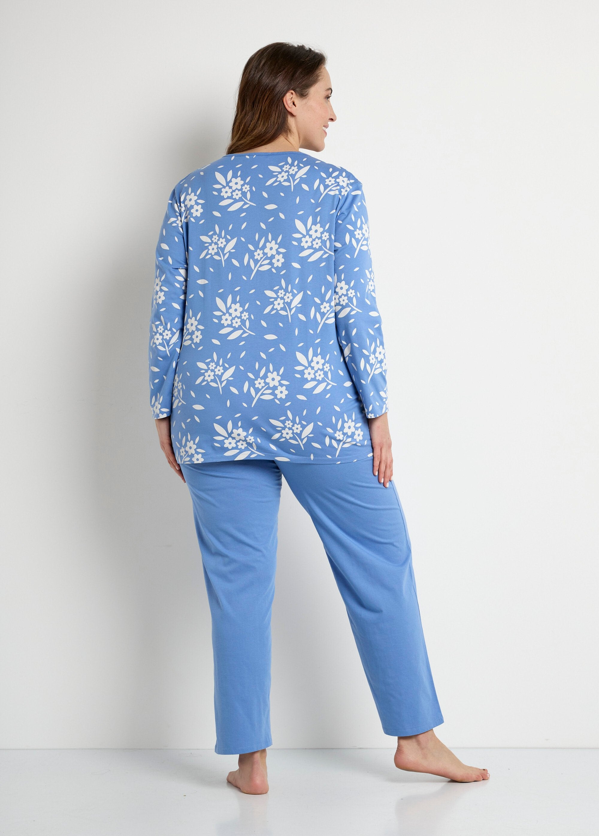 Pijama_de_manga_larga_de_algodón_con_botones_y_cuello_en_V_Azul_DO1_curvy