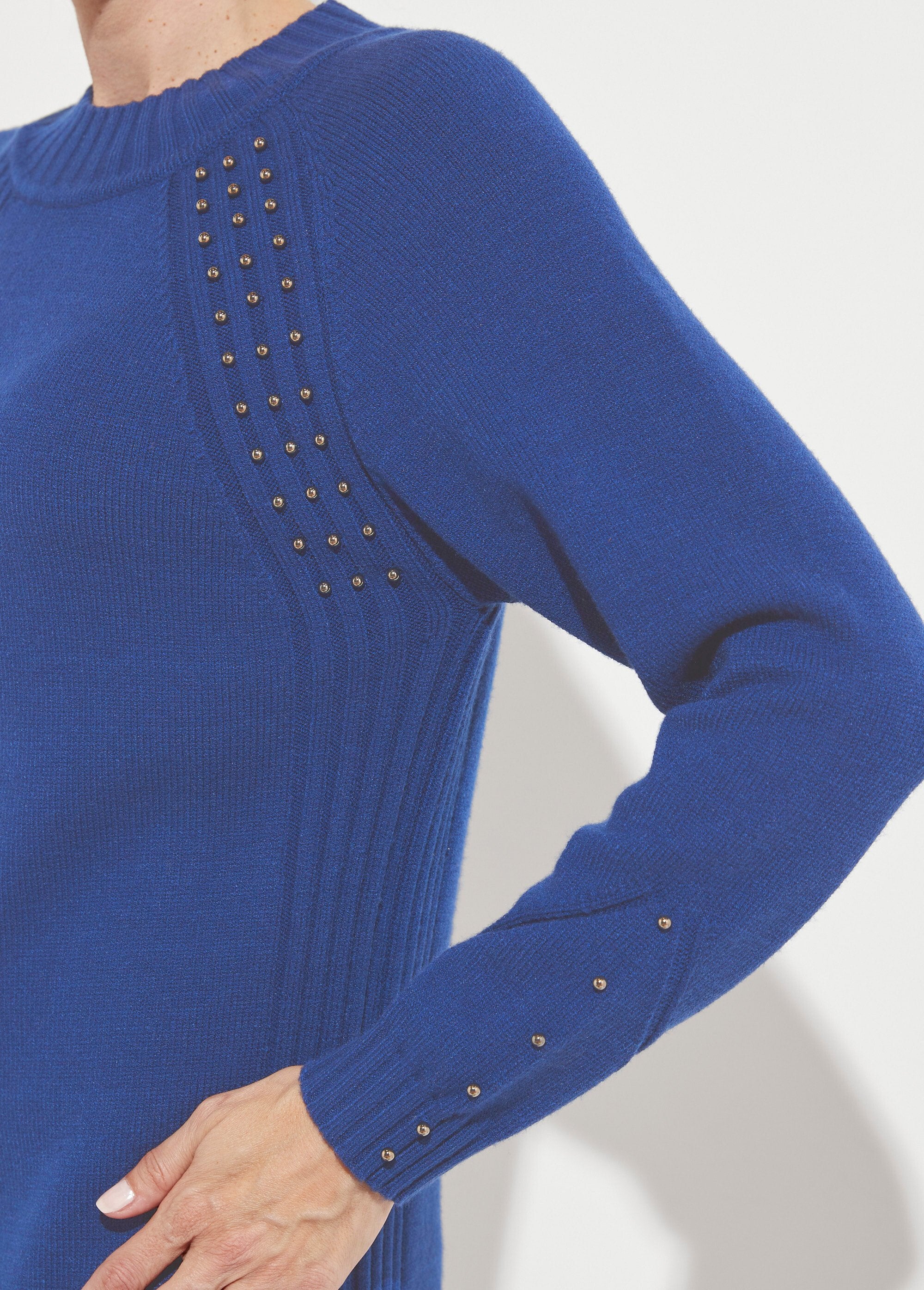 Vestido_de_jersey_de_cuello_alto_con_detalles_de_canalé_con_cuentas_Azul_DE2_slim
