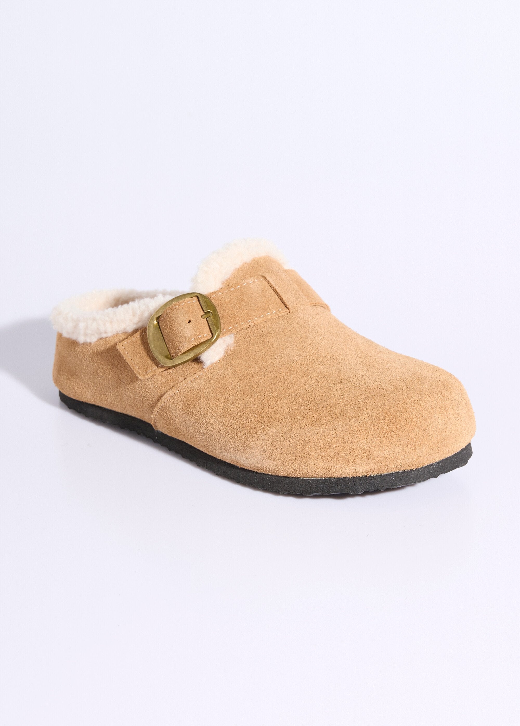 Zuecos_de_piel_de_ante_con_interior_de_pelo_camello_FA1_slim