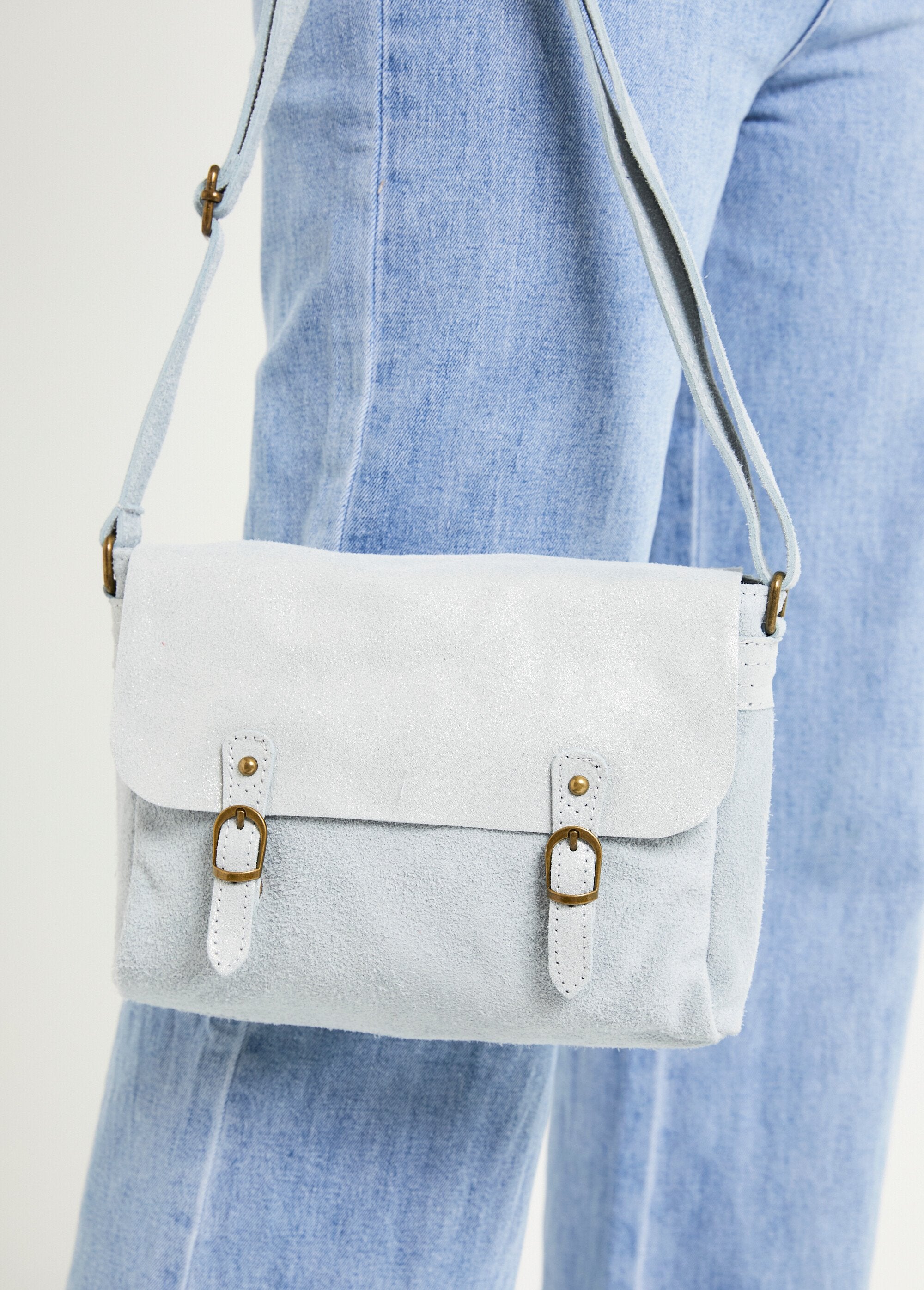 Bolso_bandolera_de_piel_de_ante_Bleu_et_gris_DE1_slim