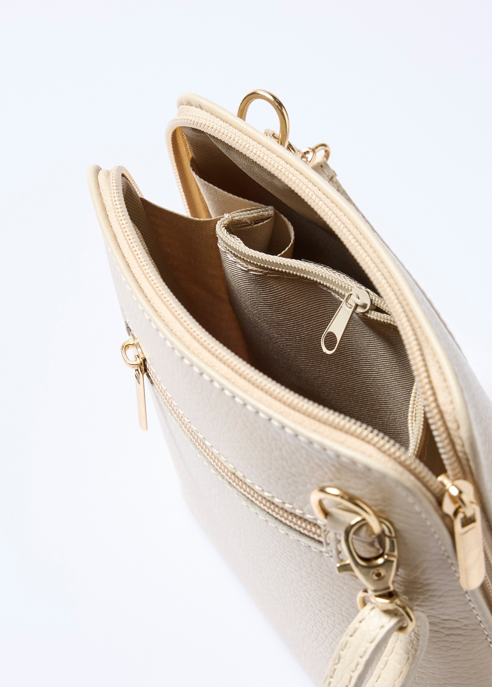 Bolso_cuadrado_de_piel_con_bandolera_fina_Beige_DE1_slim