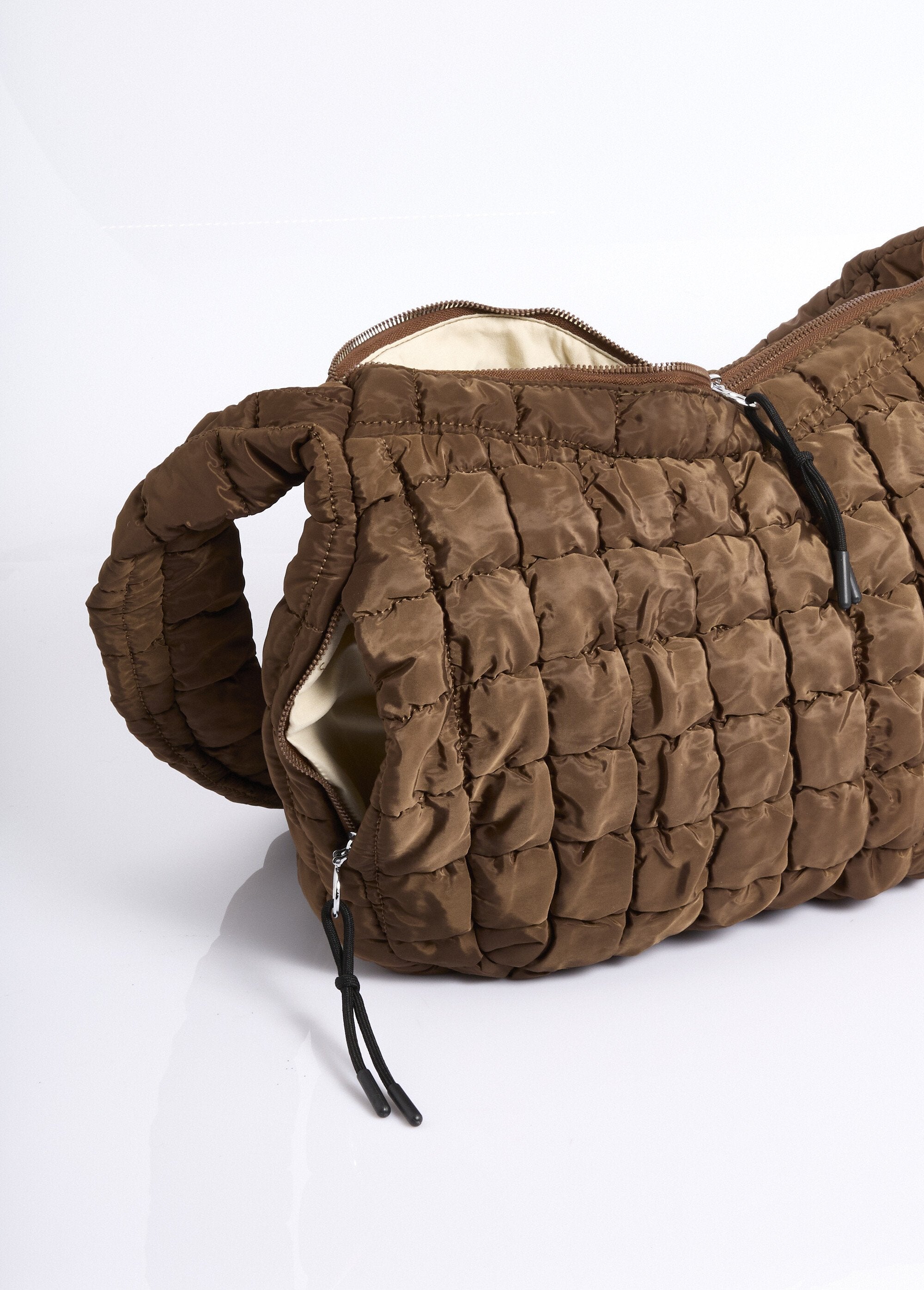 Bolso_de_hombro_acolchado_con_cremallera_Castaño_DE1_slim