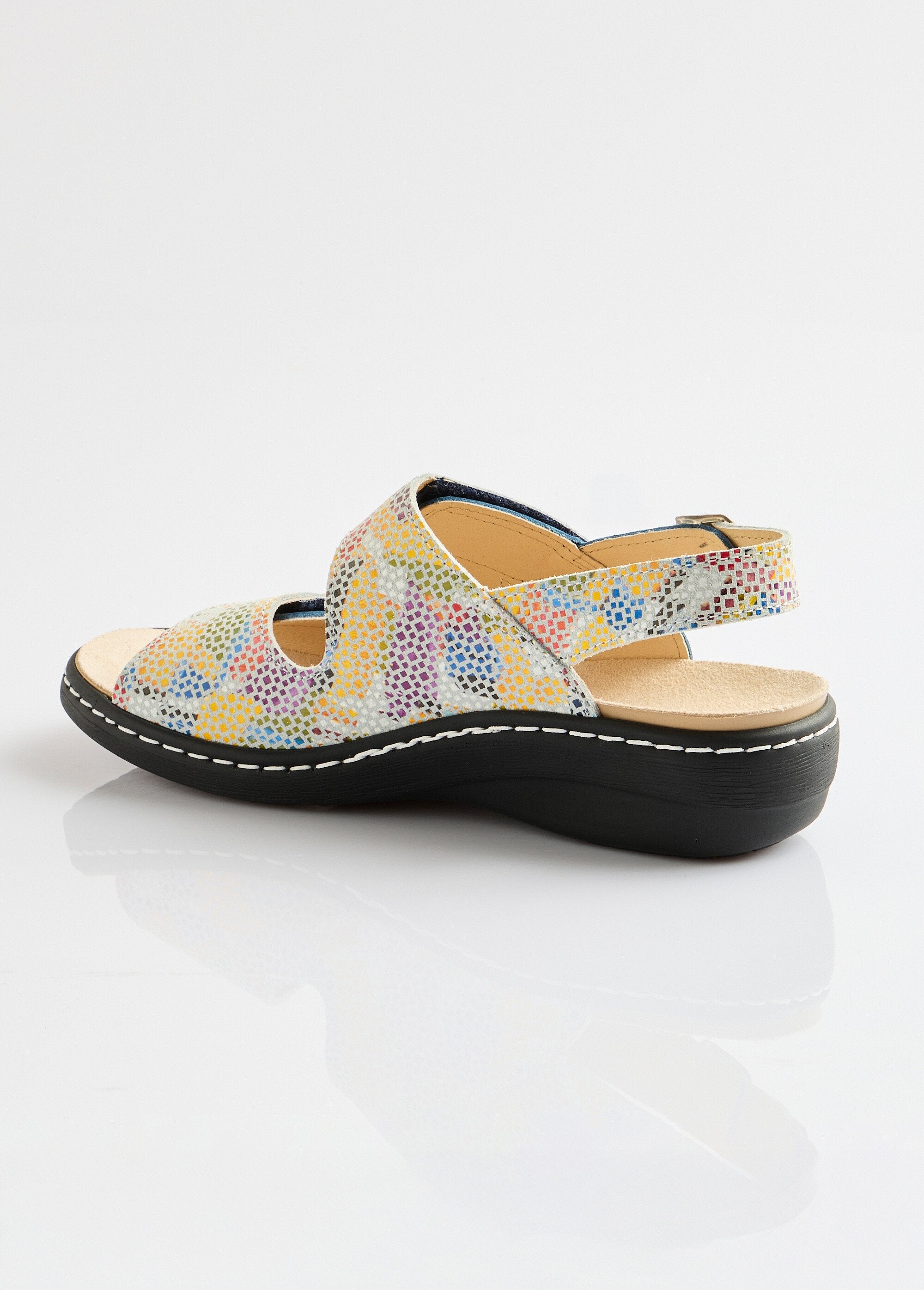 Sandalias_anchas_de_piel_Estampado_y_azul_DO1_slim