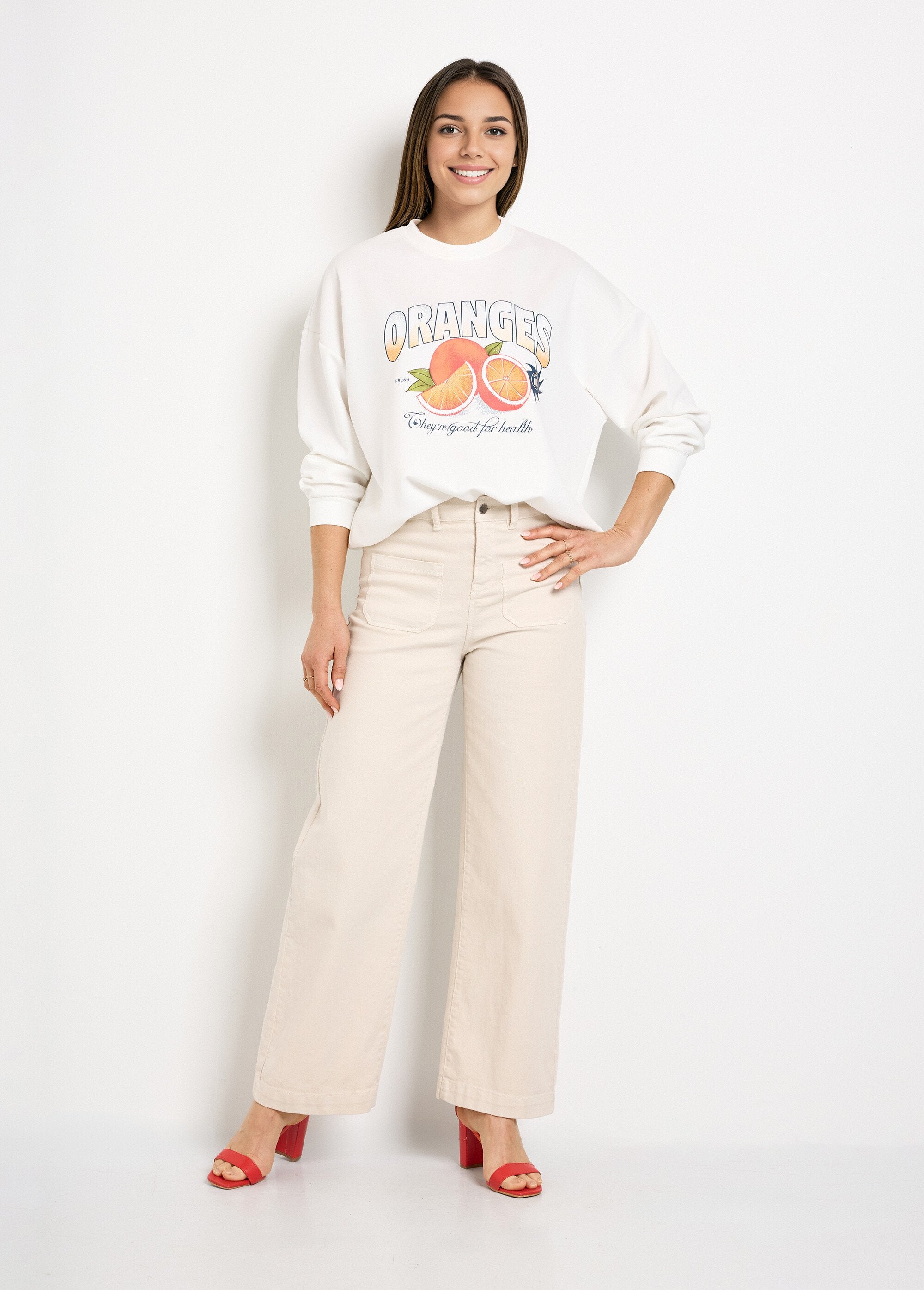 Sudadera_de_cuello_redondo_con_estampado_naranja_en_punto_suave._Blanco,_Blanca_SF1_slim