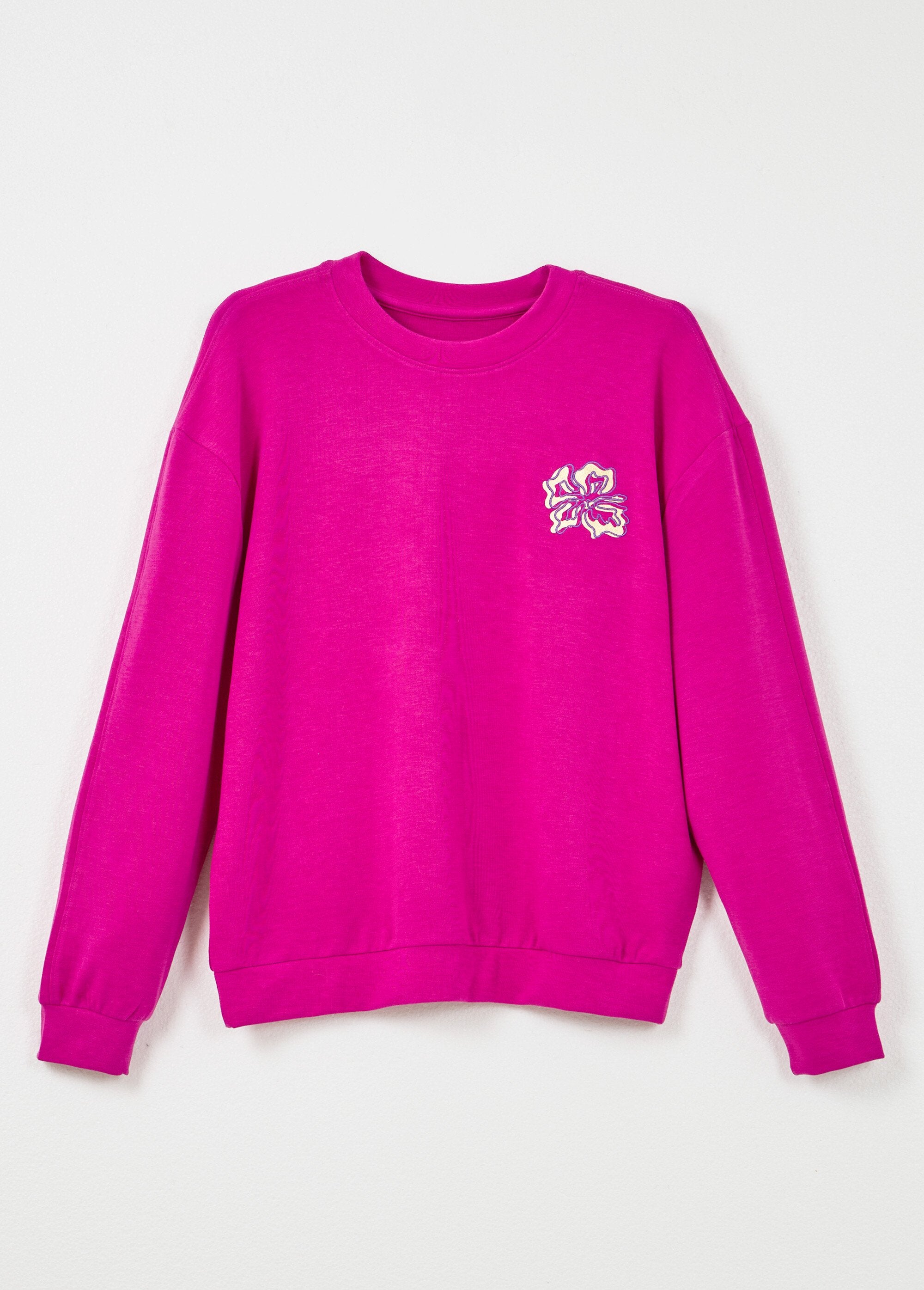 Sudadera_de_volumen_cuadrado_de_polar_bordado_con_detalle_brillante_Cassis_AP1_slim