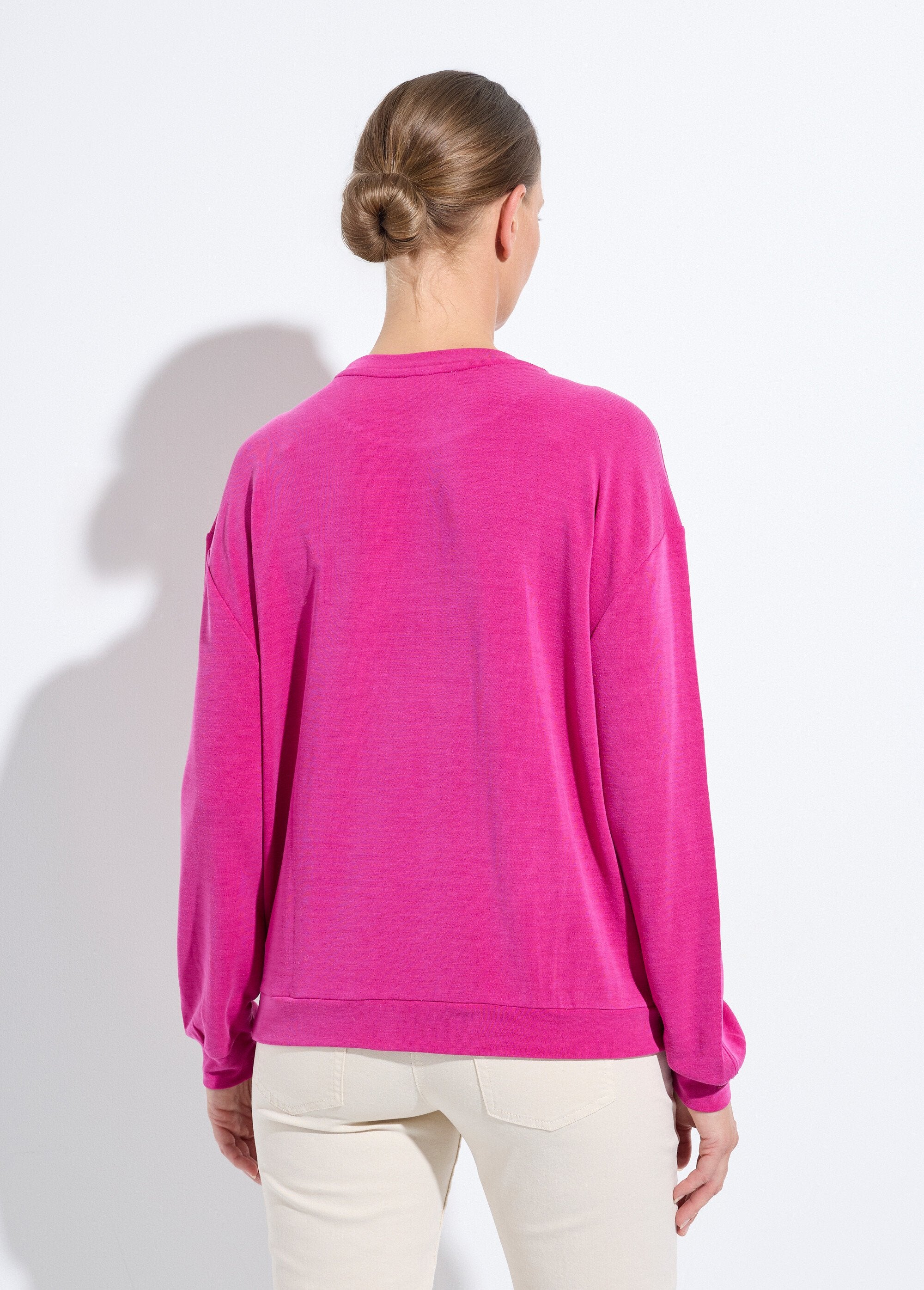 Sudadera_de_volumen_cuadrado_de_polar_bordado_con_detalle_brillante_Cassis_DO1_slim