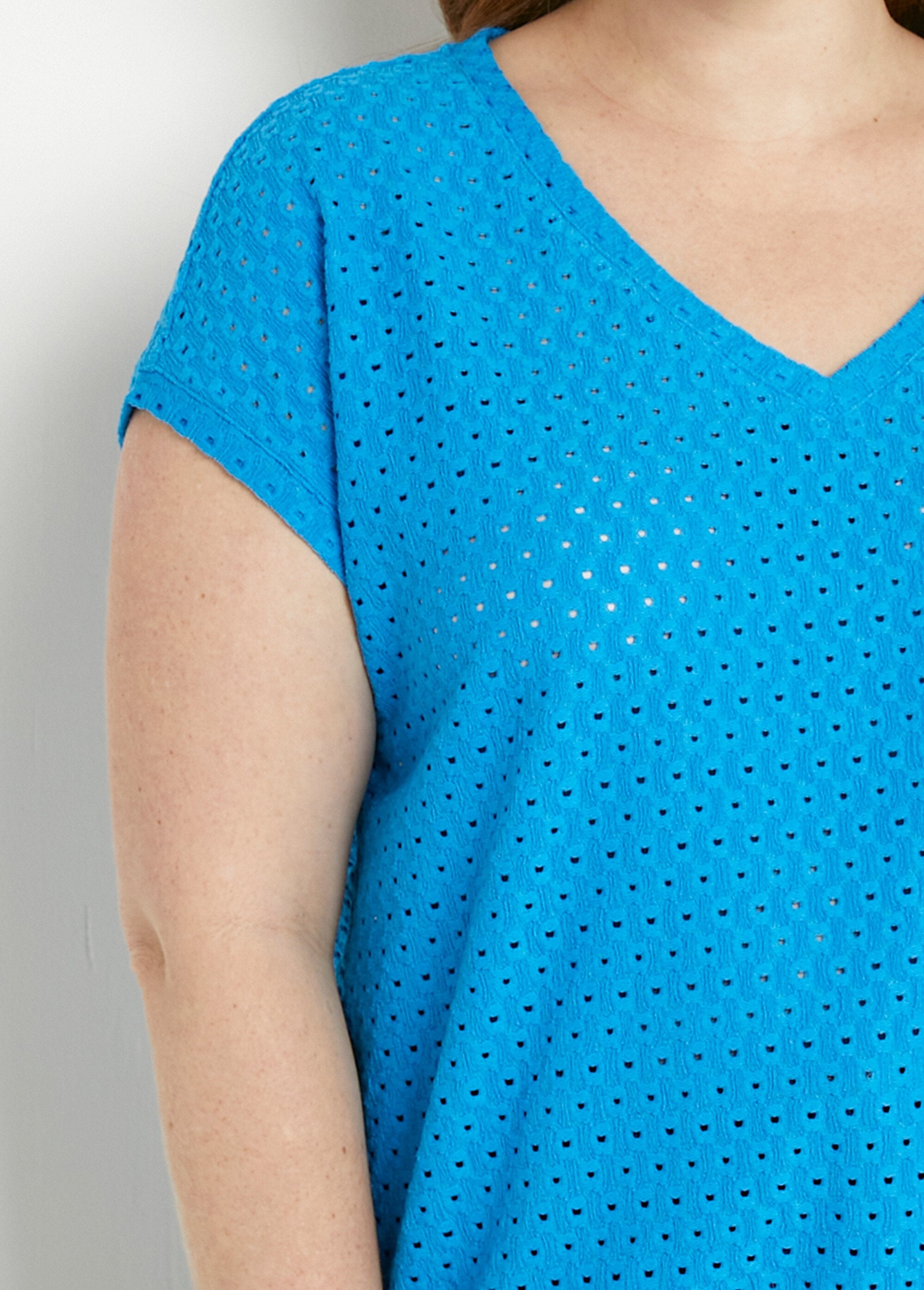 Camiseta_holgada_con_blusa_corta_lisa_de_cuello_en_V_Turquesa_DE1_curvy