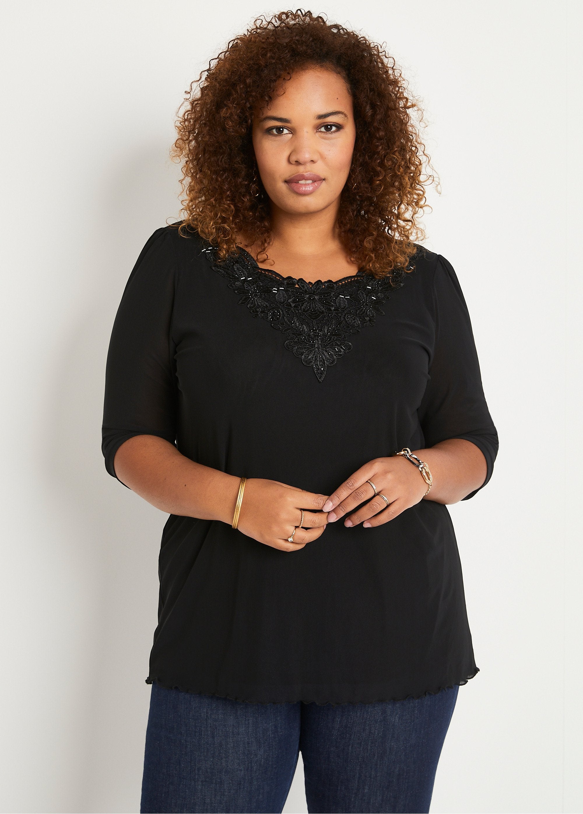 Camiseta_larga_holgada_de_rejilla_bordada_Negro_FA1_curvy