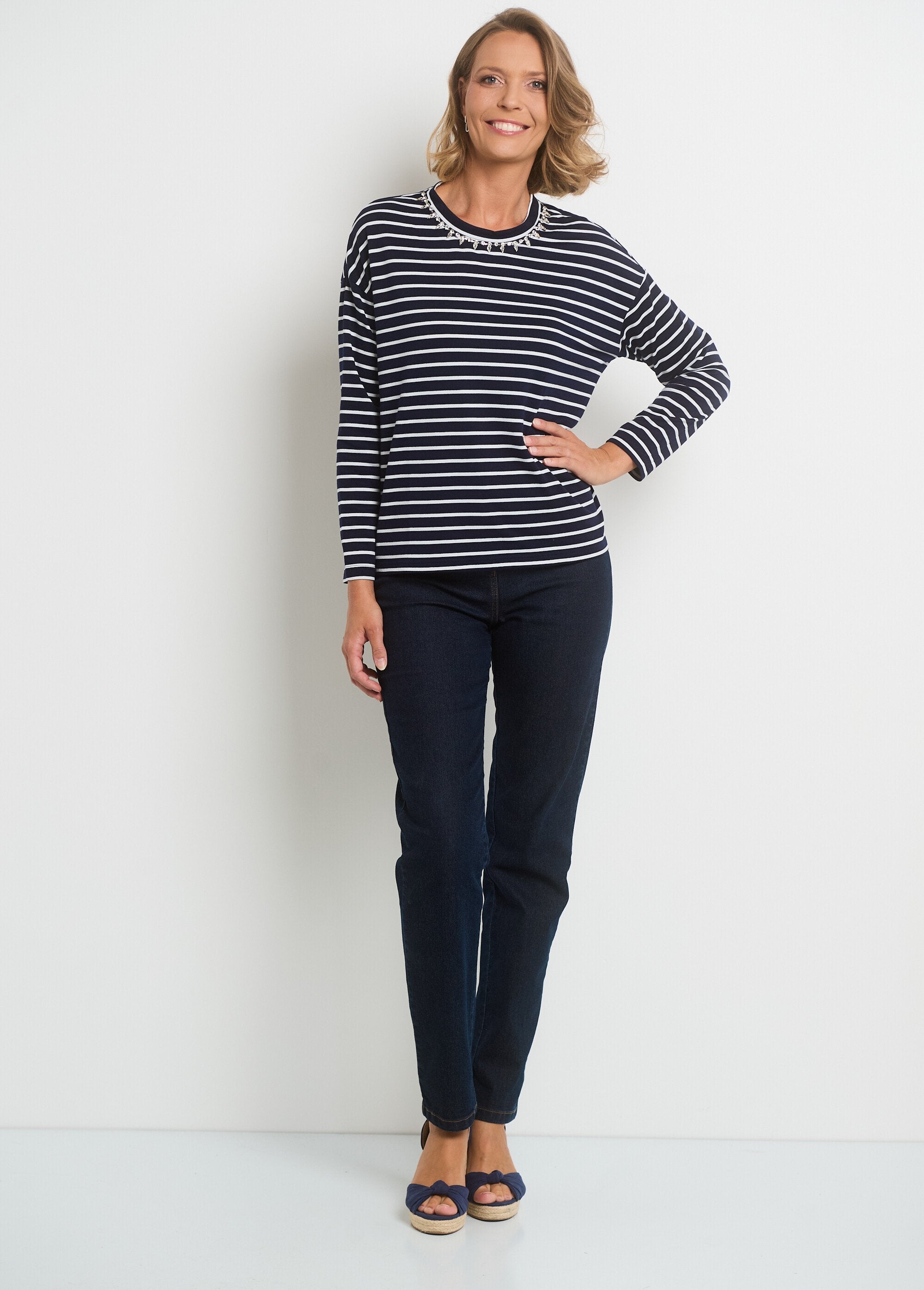 Camiseta_de_rayas_con_escote_de_strass_Rayas_azul_marino_SF1_slim