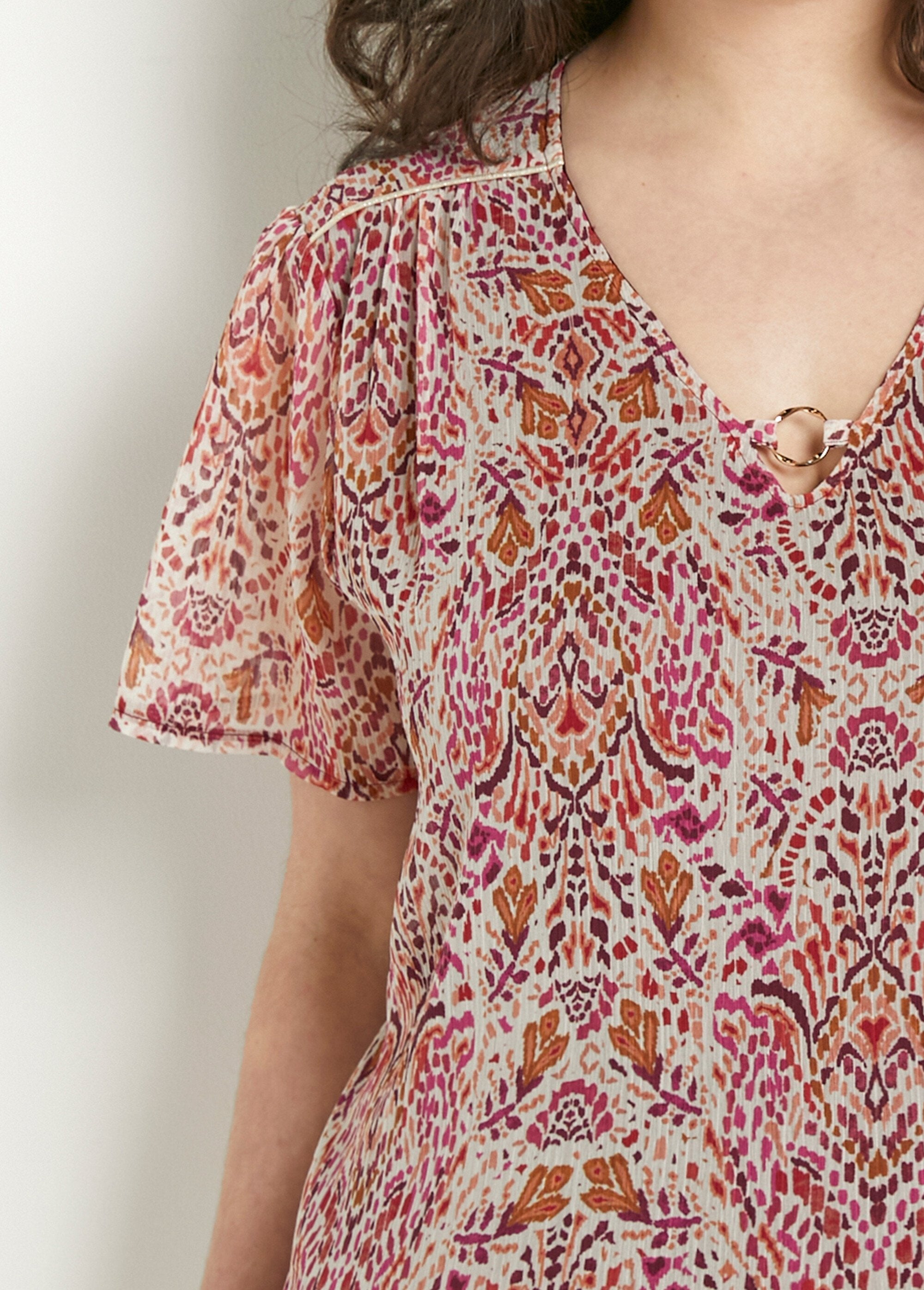 Túnica_de_velo_largo_con_estampado_étnico_y_cuello_en_V_Rosa_y_blanco_DE1_curvy