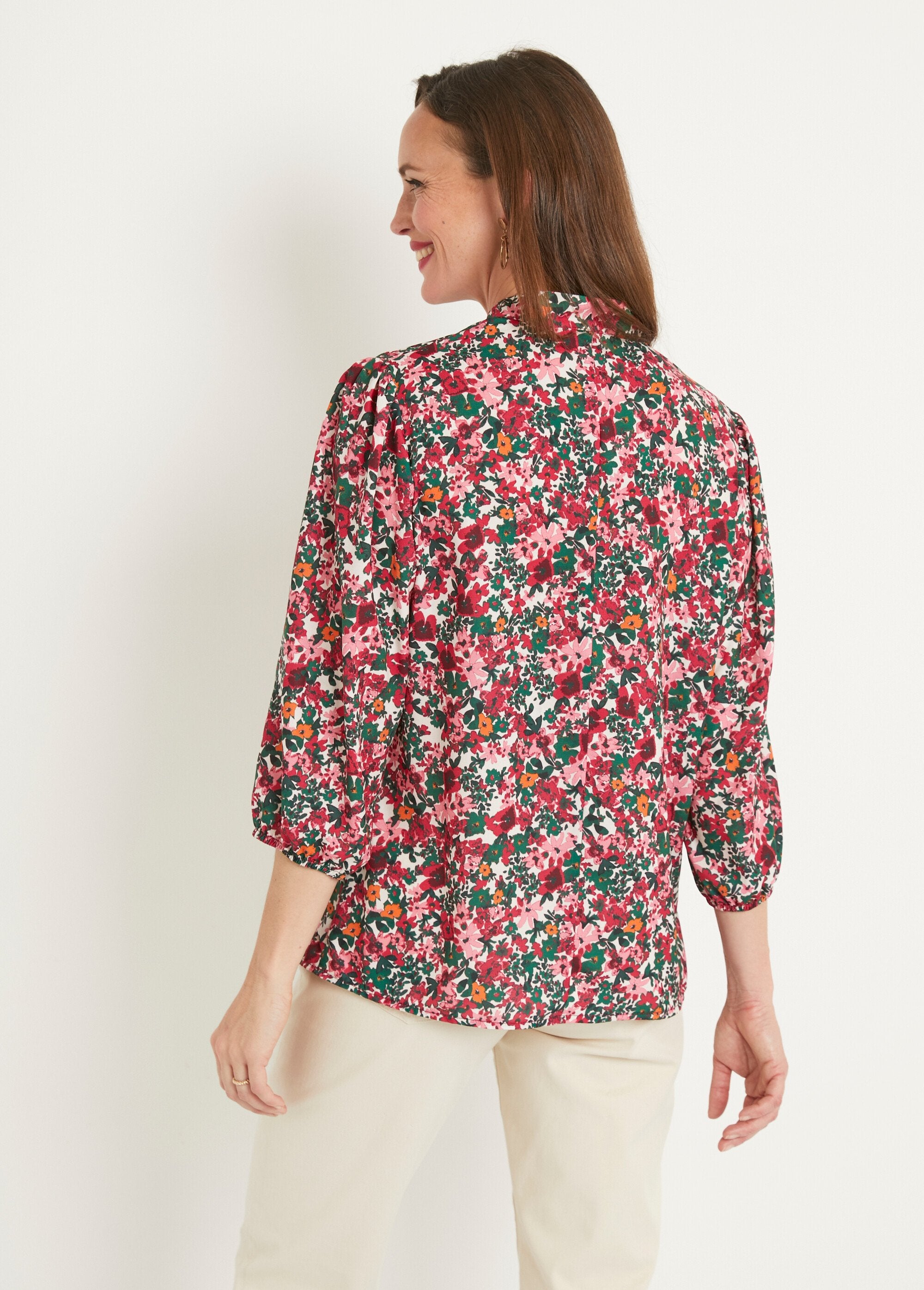 Túnica_larga_recta_floral_con_cuello_en_V_rosa_y_verde_DO1_slim