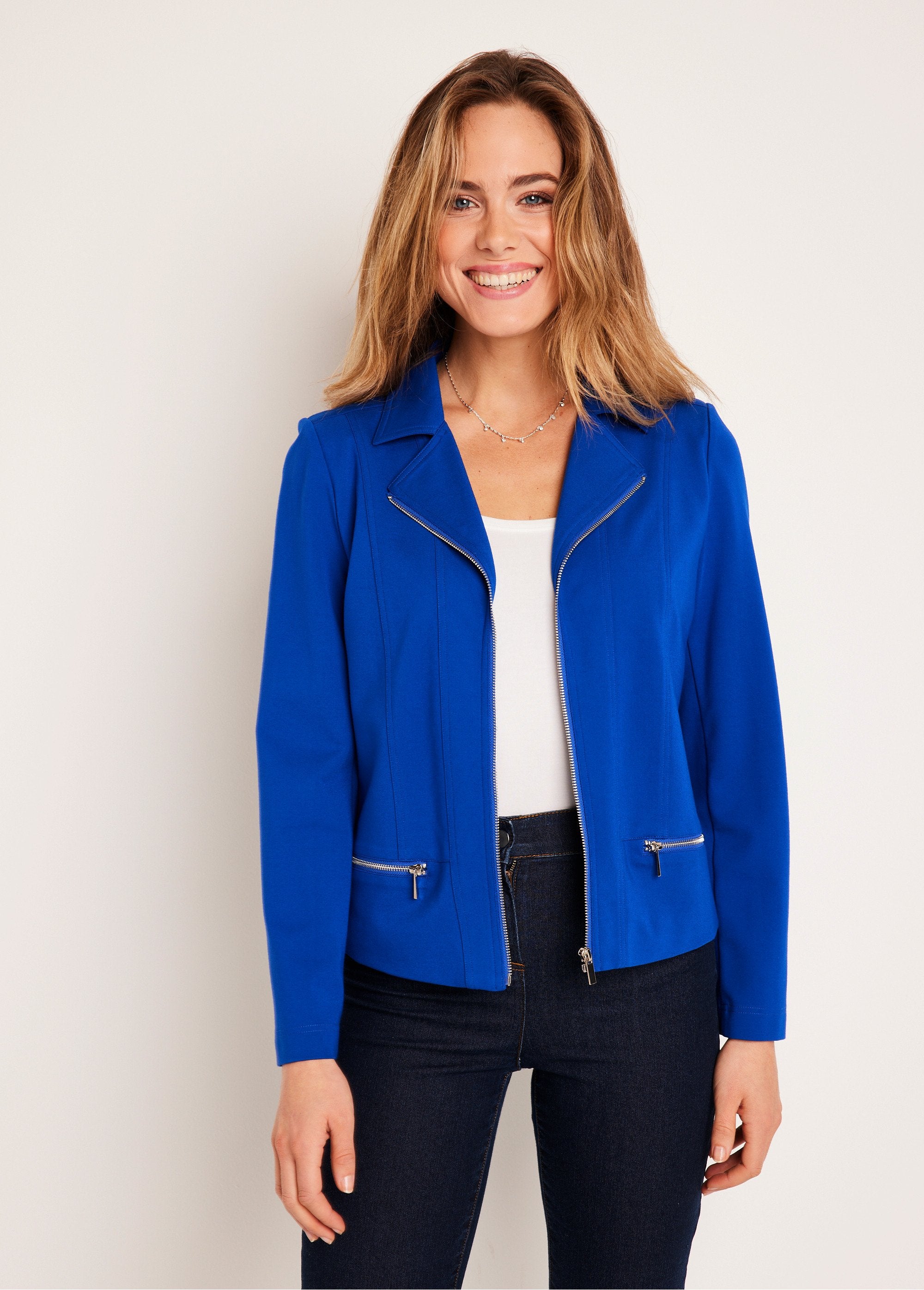 Chaqueta_corta_recta_de_punto_con_cremallera_azul_duro_FA1_slim