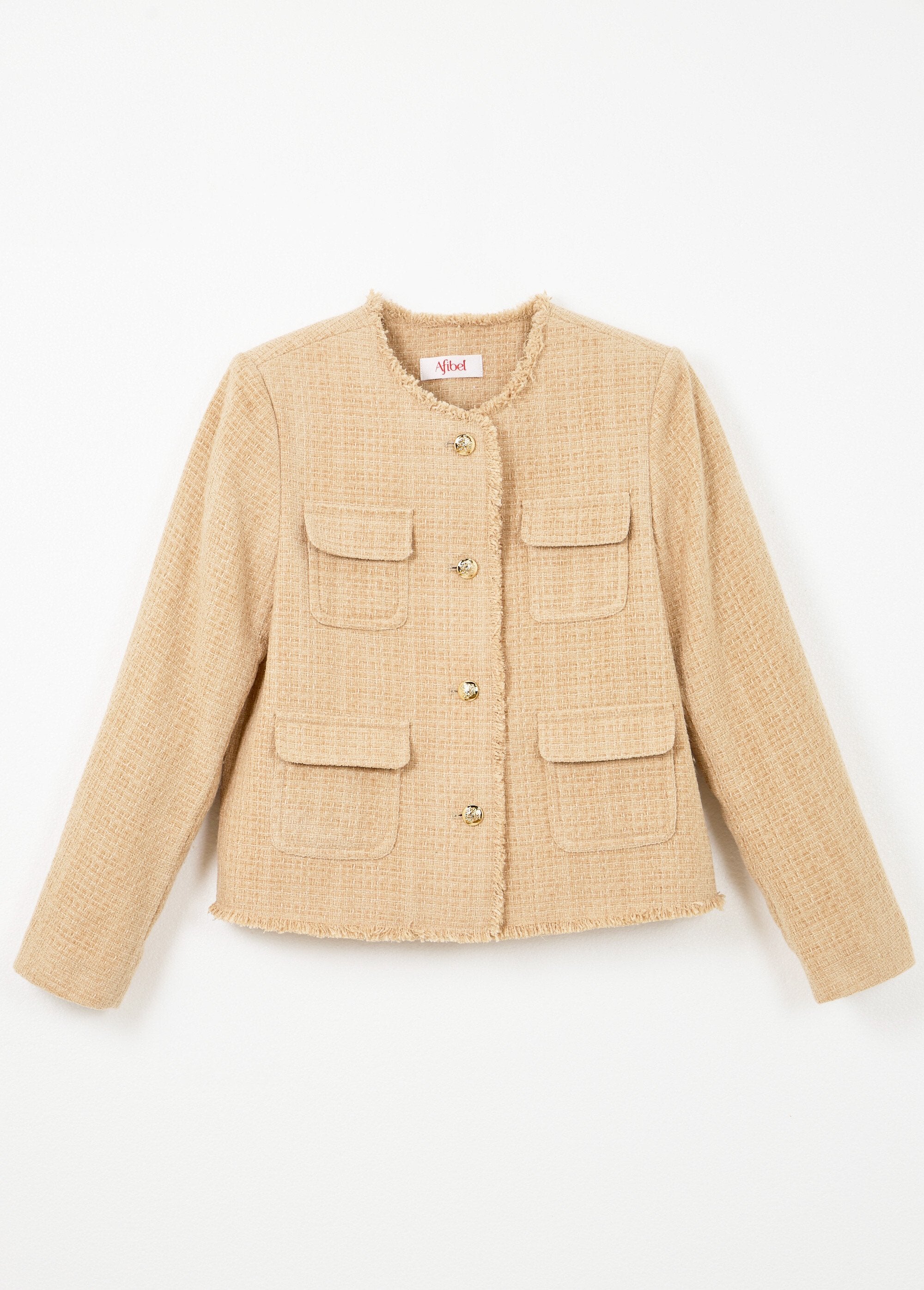Chaqueta_de_tweed_abotonada_con_flecos_y_sin_cuello_Almendra_AP1_slim
